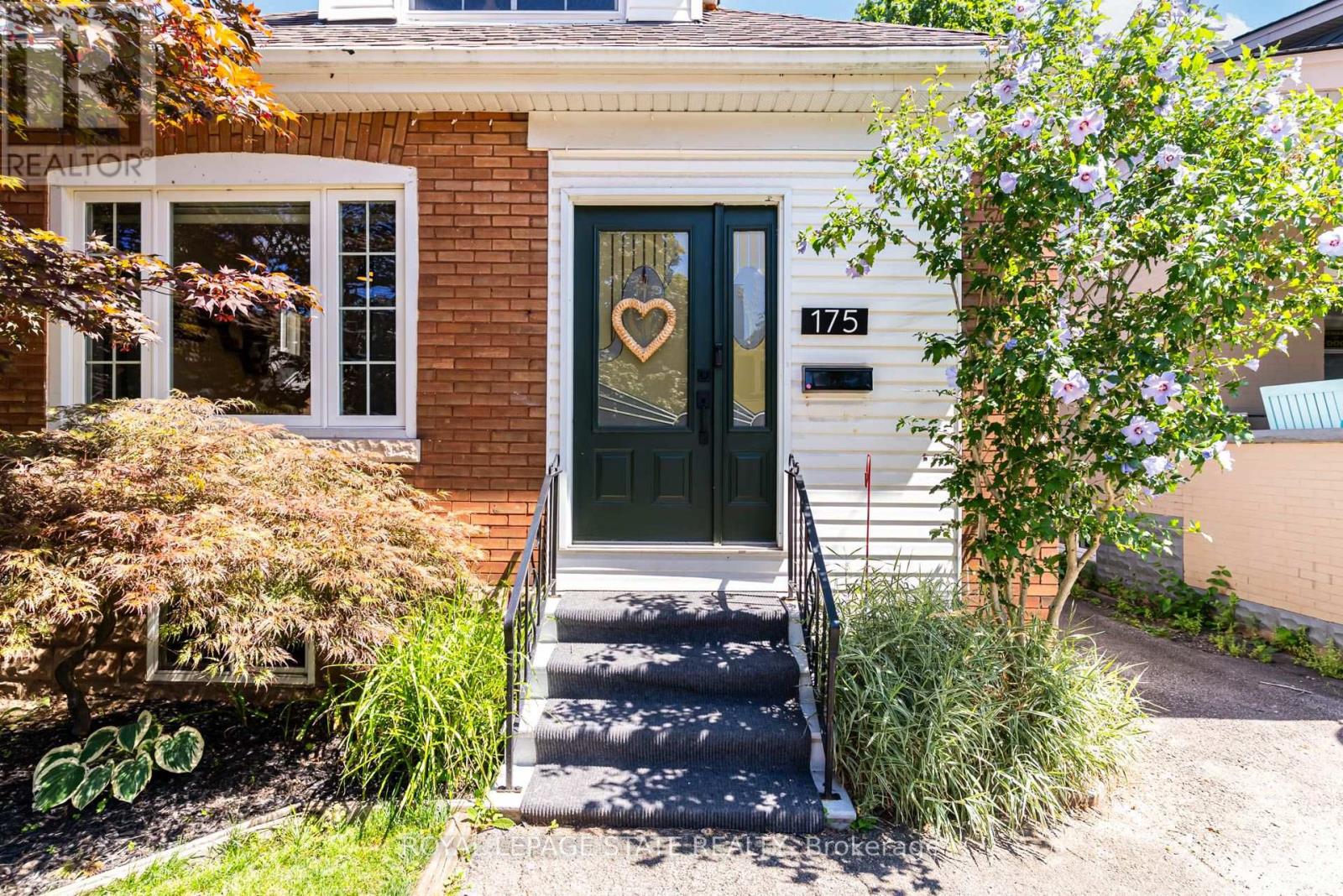 175 ROSSLYN AVENUE S - 5