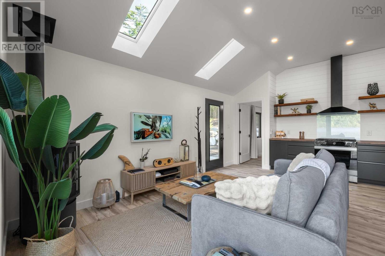 1639 Myra Road - Image 12
