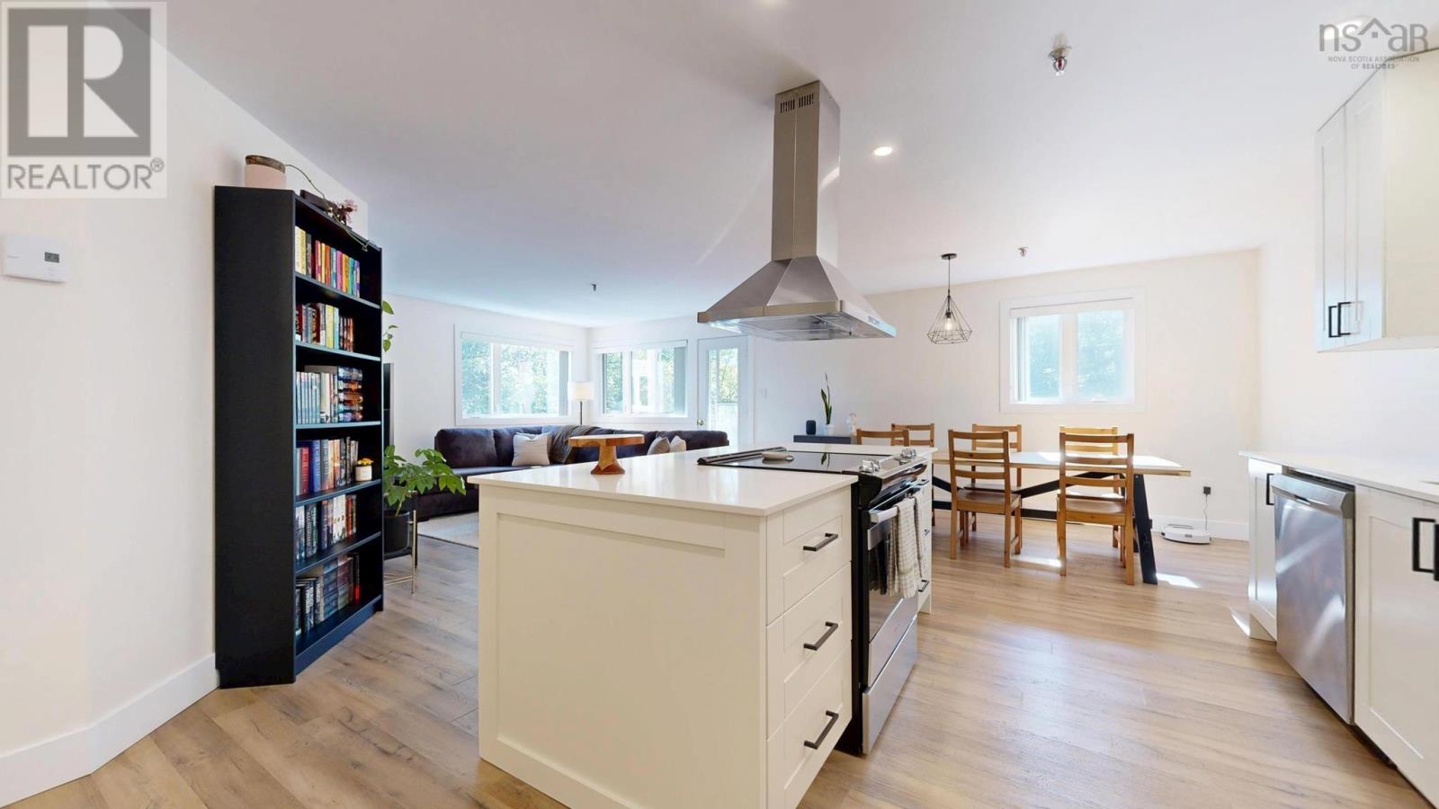 #204 118 Farnham Gate Road - 2