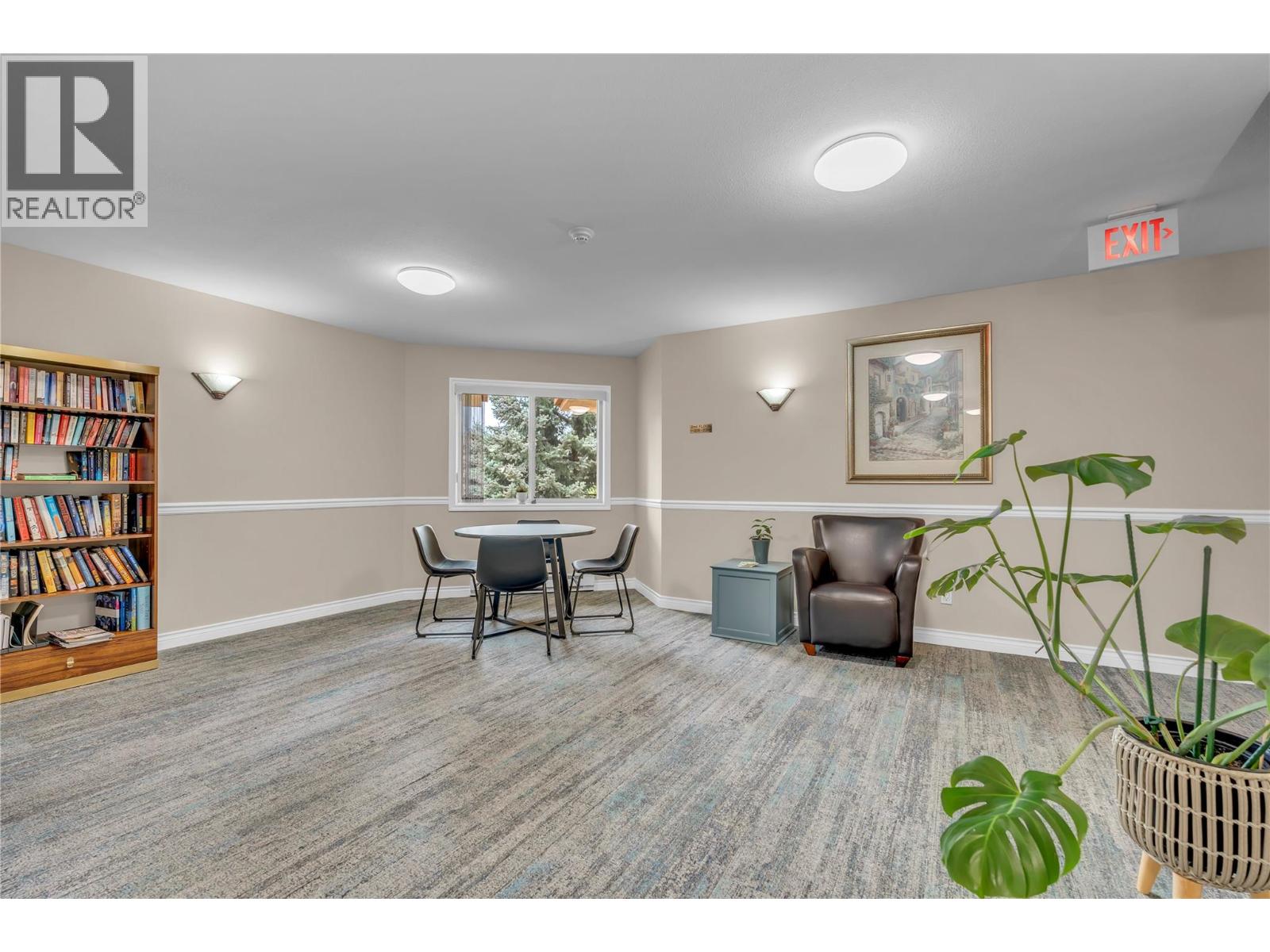 205 8416 Jubilee Road East, Summerland