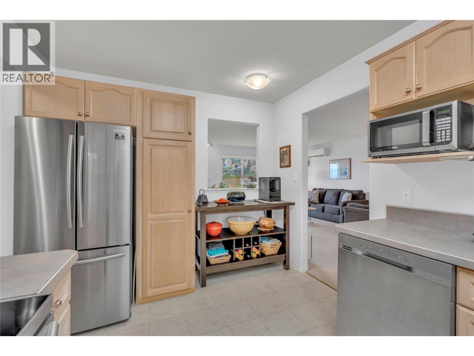 205 8416 Jubilee Road East, Summerland