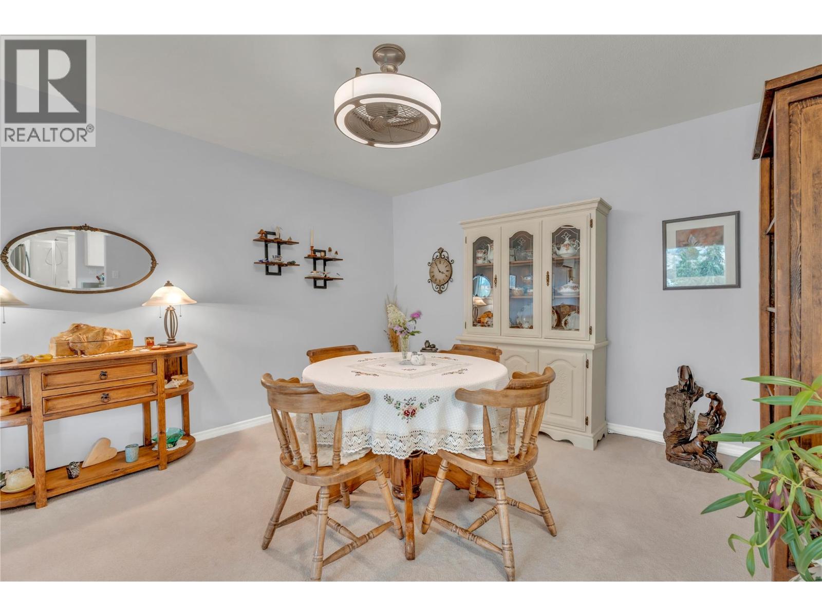 205 8416 Jubilee Road East, Summerland