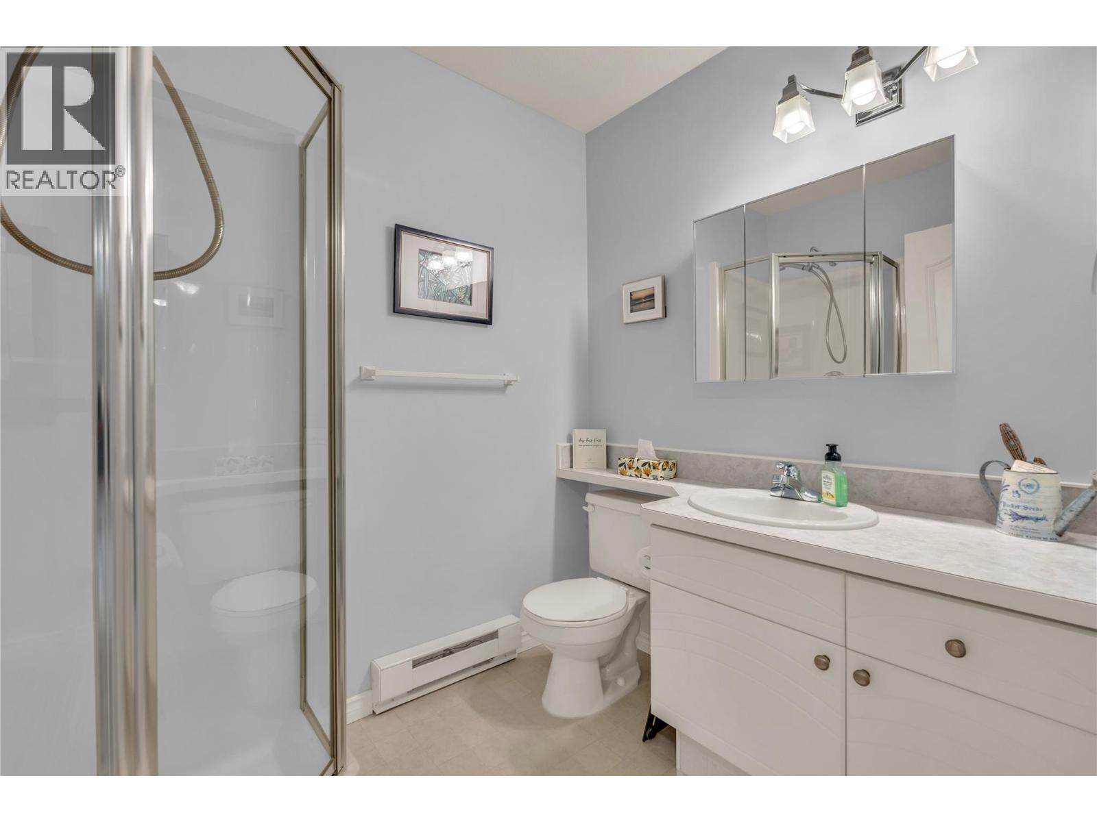 205 8416 Jubilee Road East, Summerland