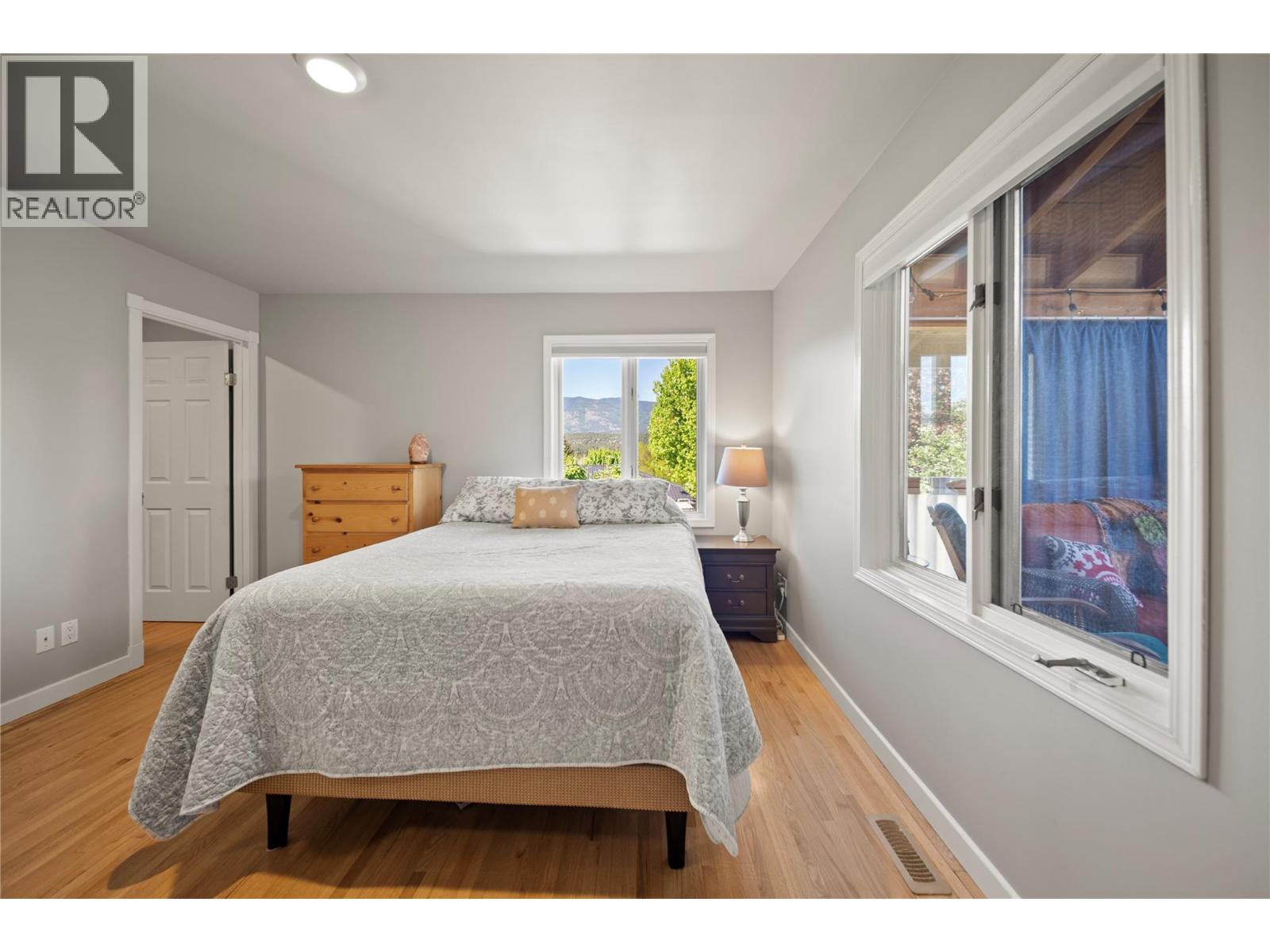 5045 Riverview Road - 10