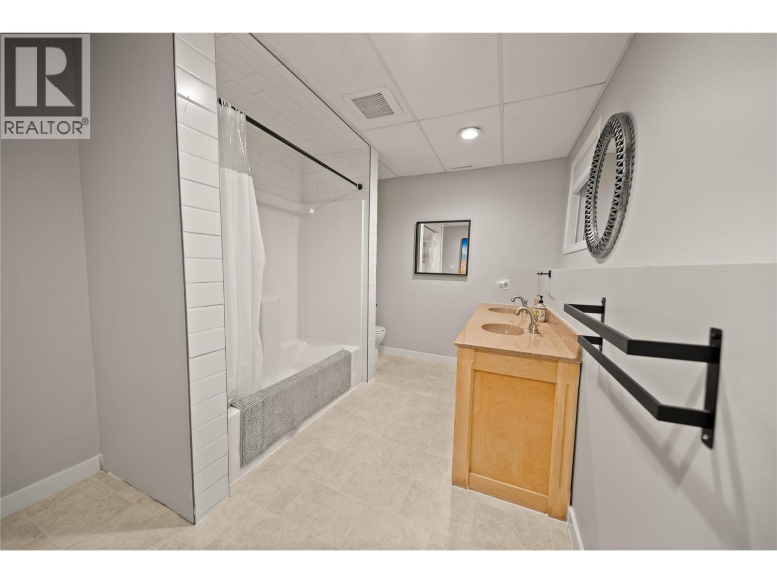 5045 Riverview Road - Image 25