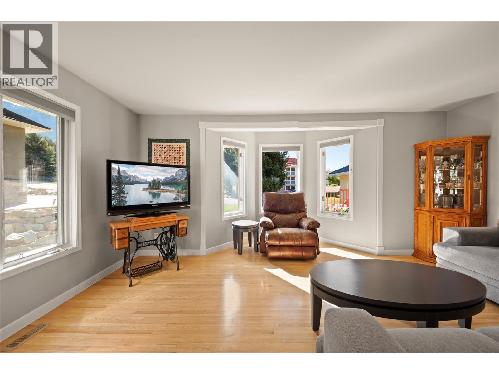 5045 Riverview Road - Image 8