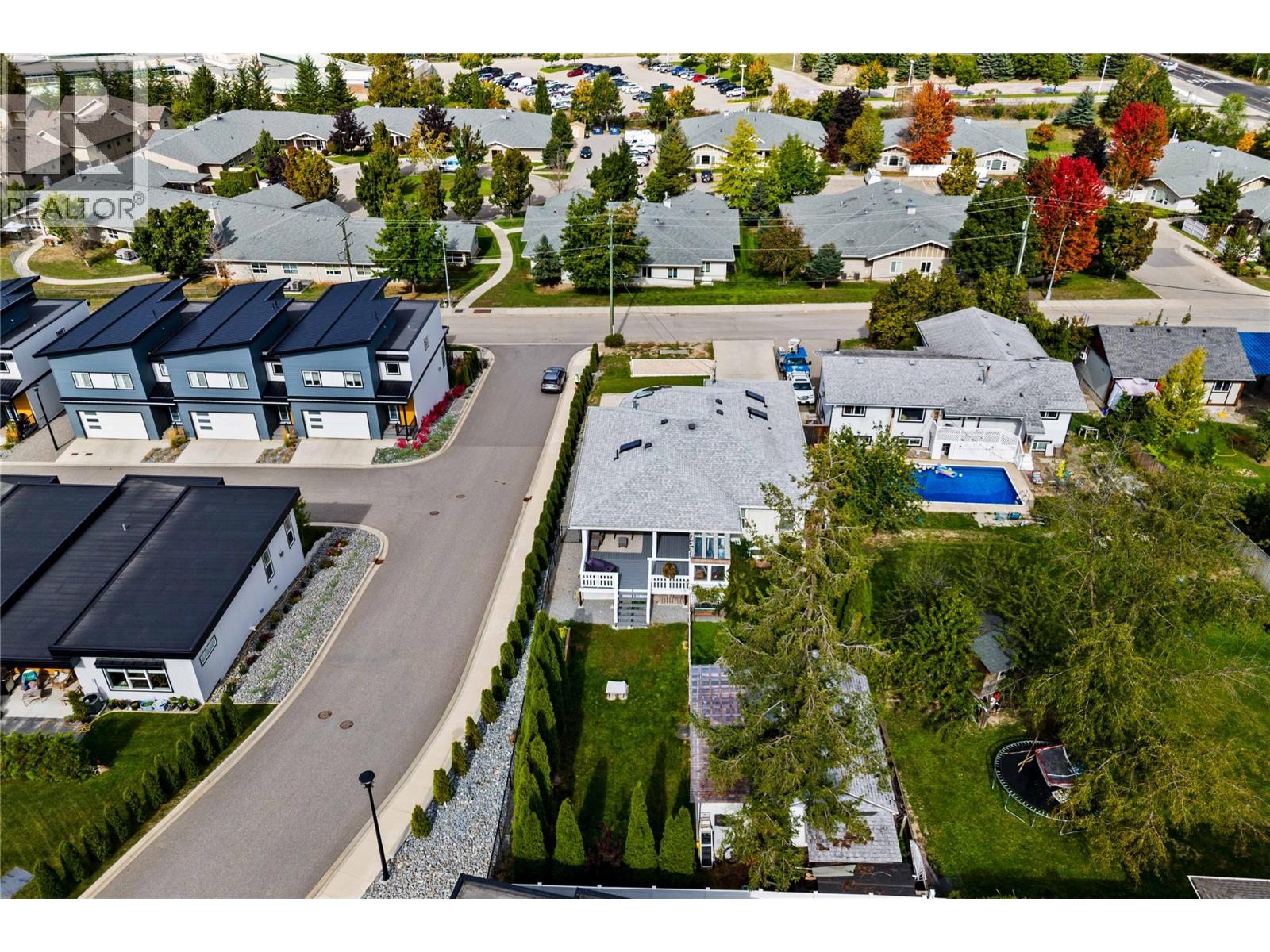 2860 15 Avenue NE - 10