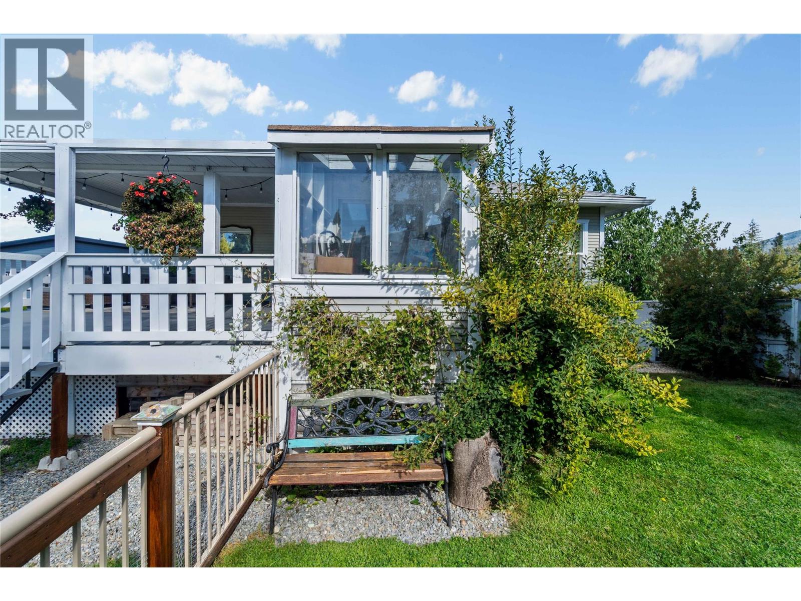 2860 15 Avenue NE - 18