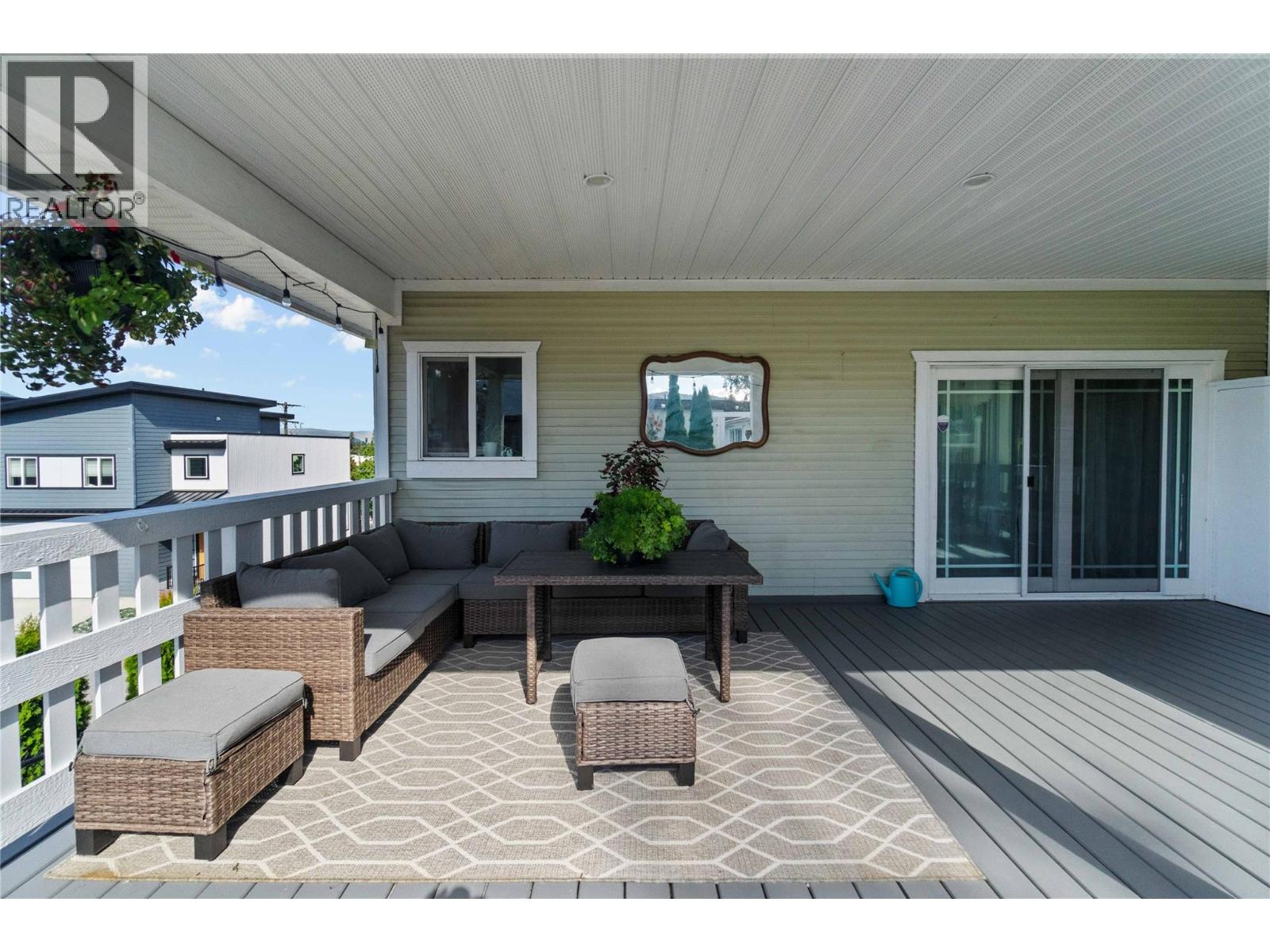 2860 15 Avenue NE - 25