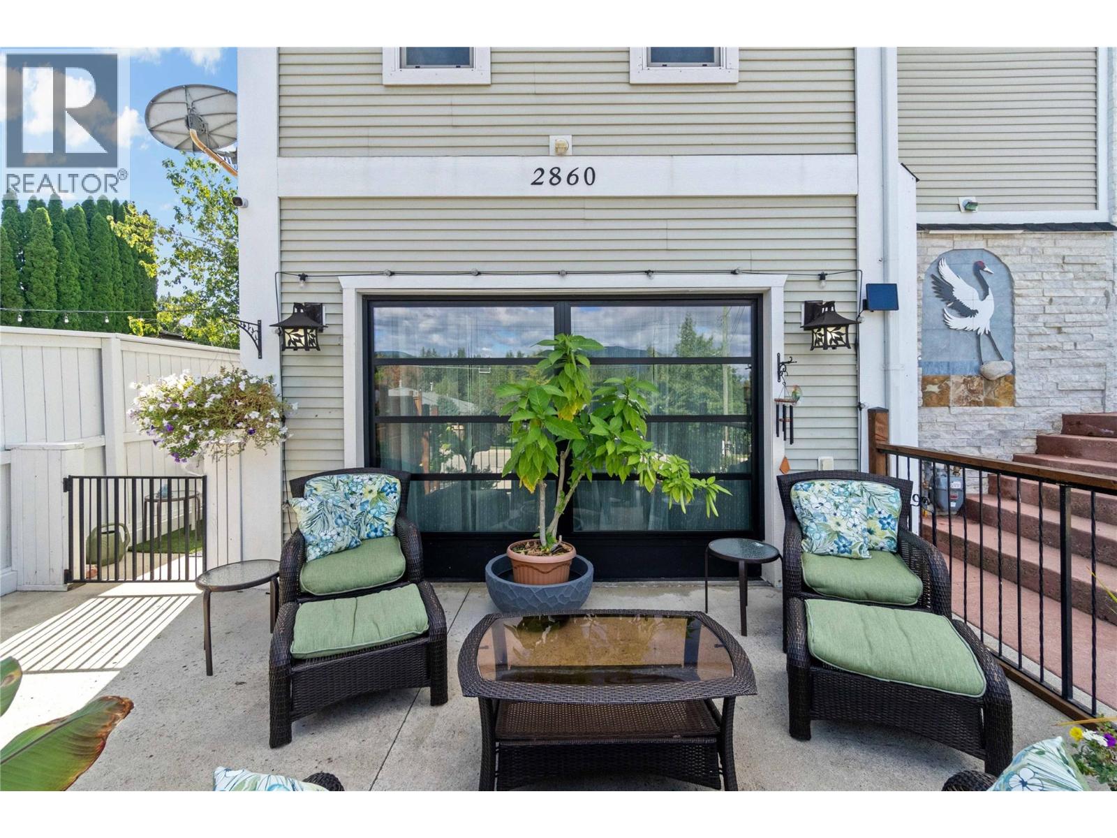 2860 15 Avenue NE - 32