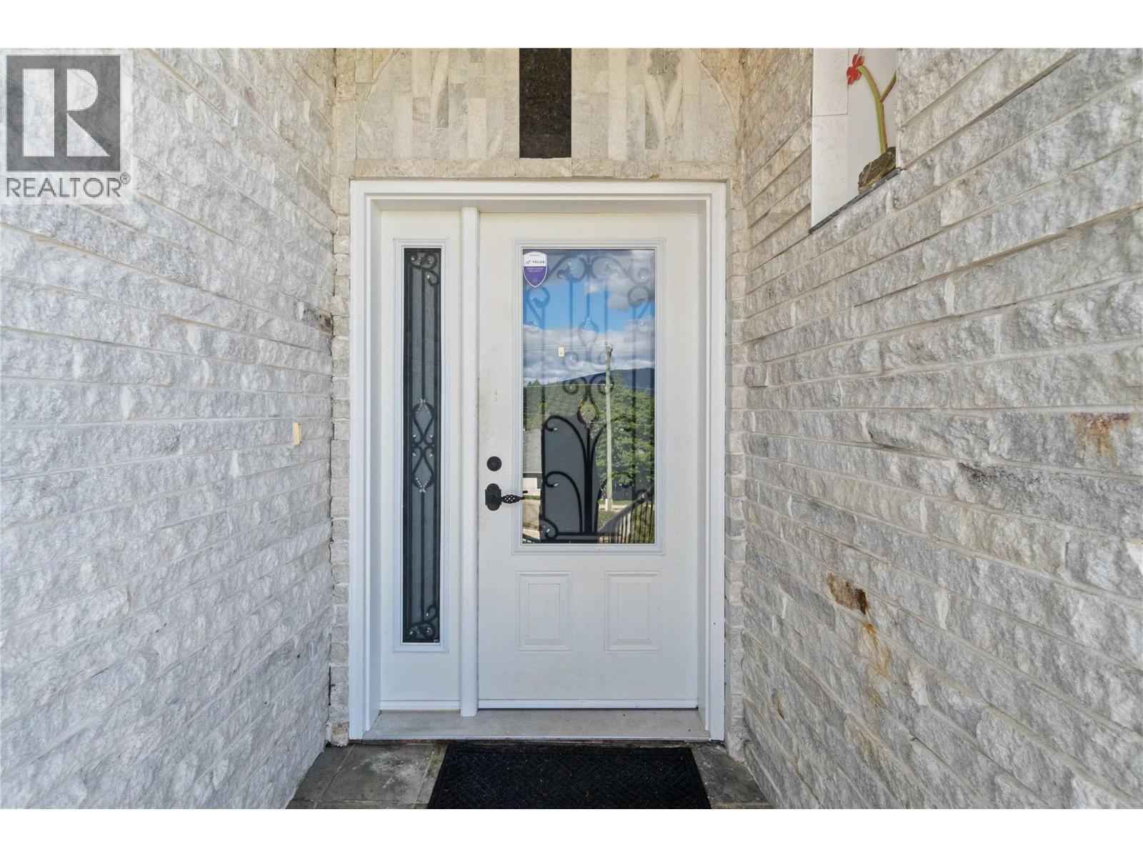 2860 15 Avenue NE - 33
