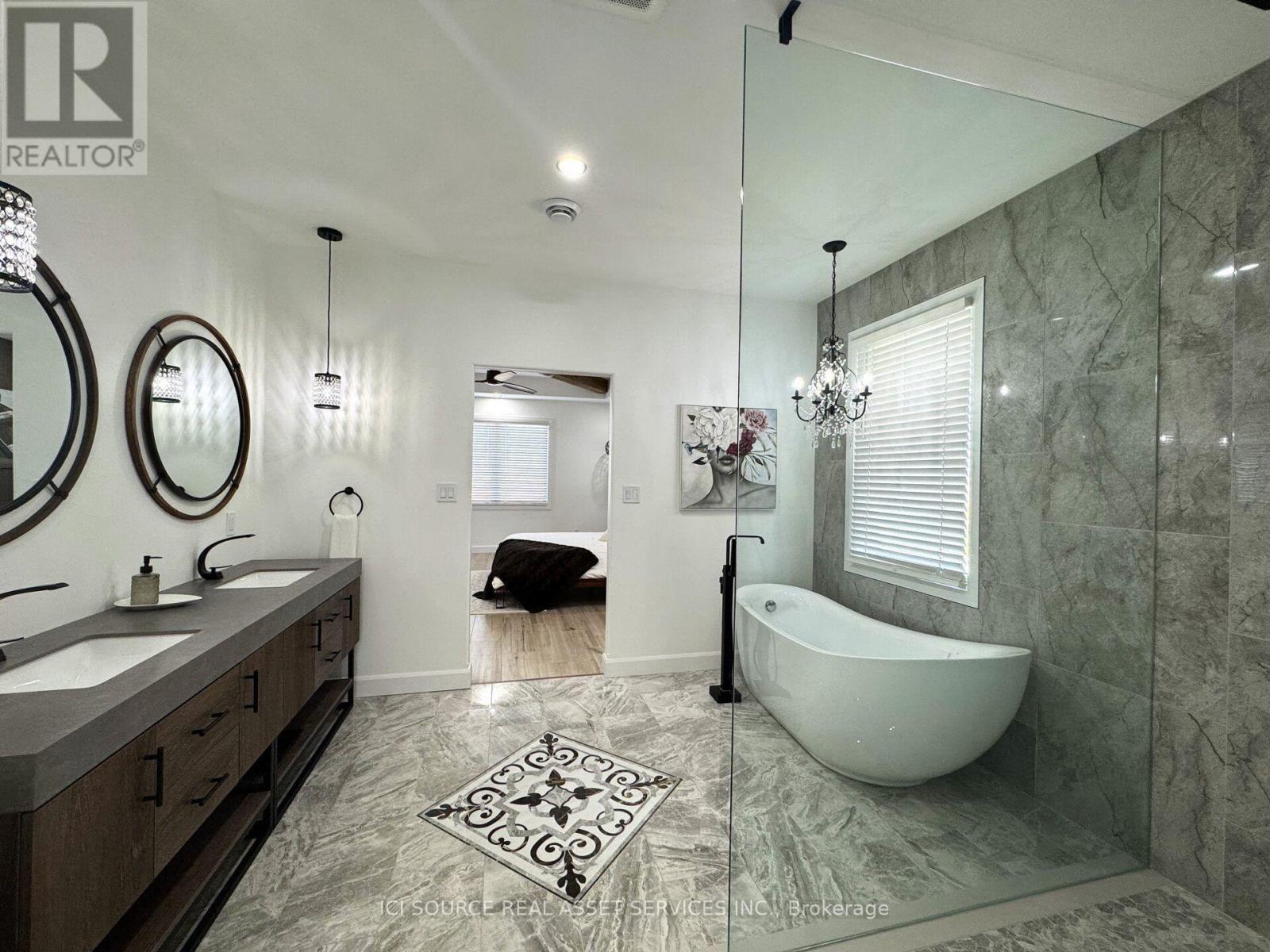18 SWAN LANE - Image 22