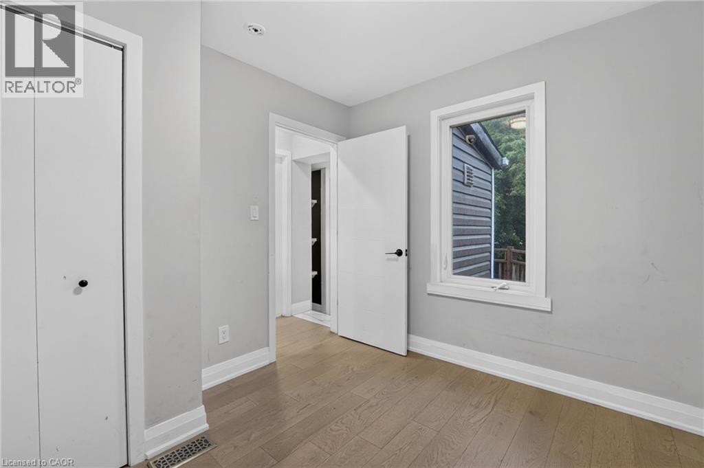 11 CRAIGMILLER Avenue - 17