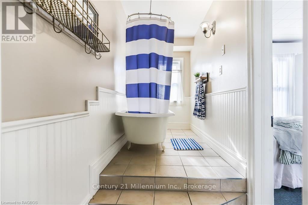 2245 4TH AVENUE W - 15