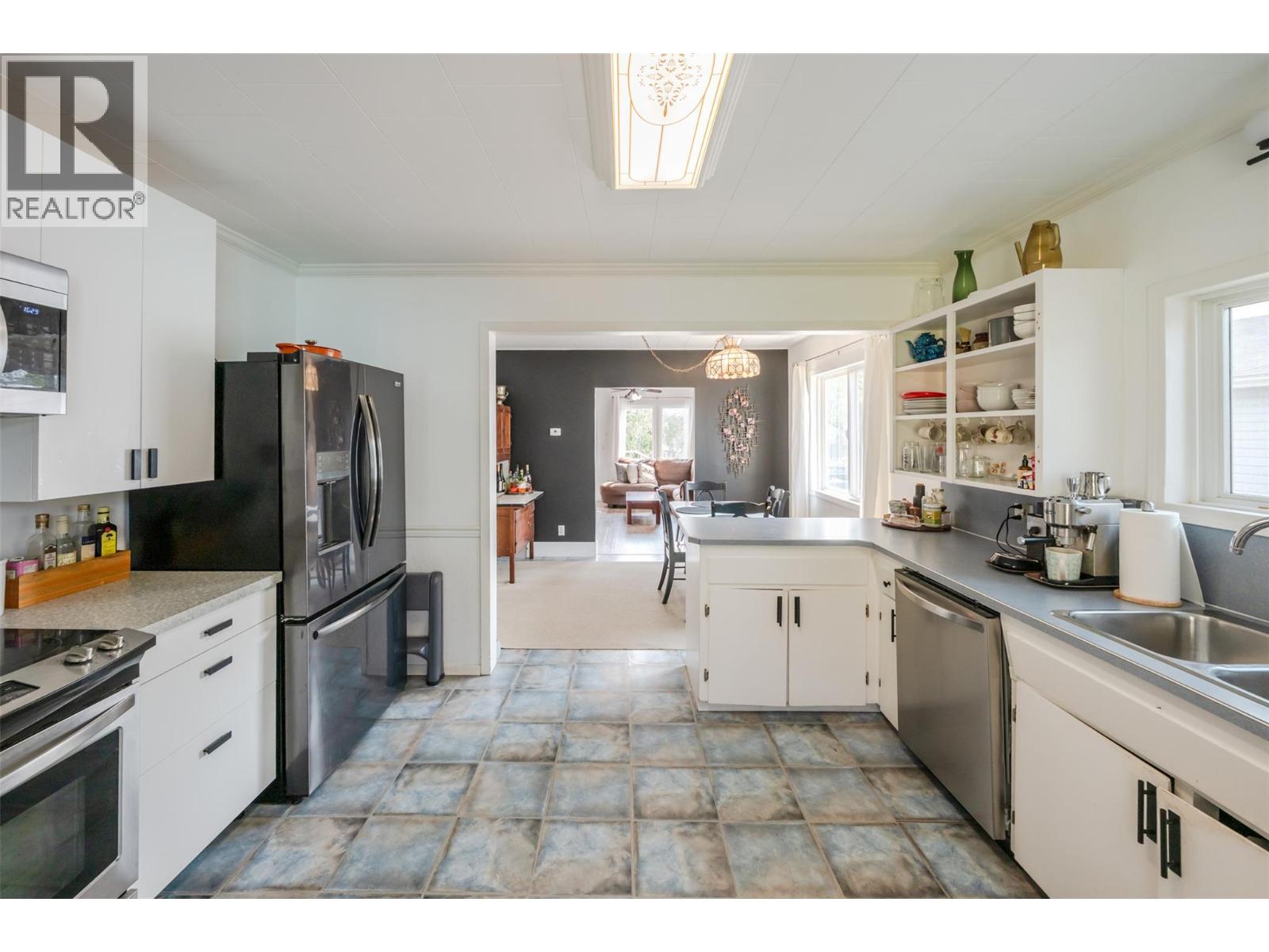 6454 KOOTENAY Street, Oliver