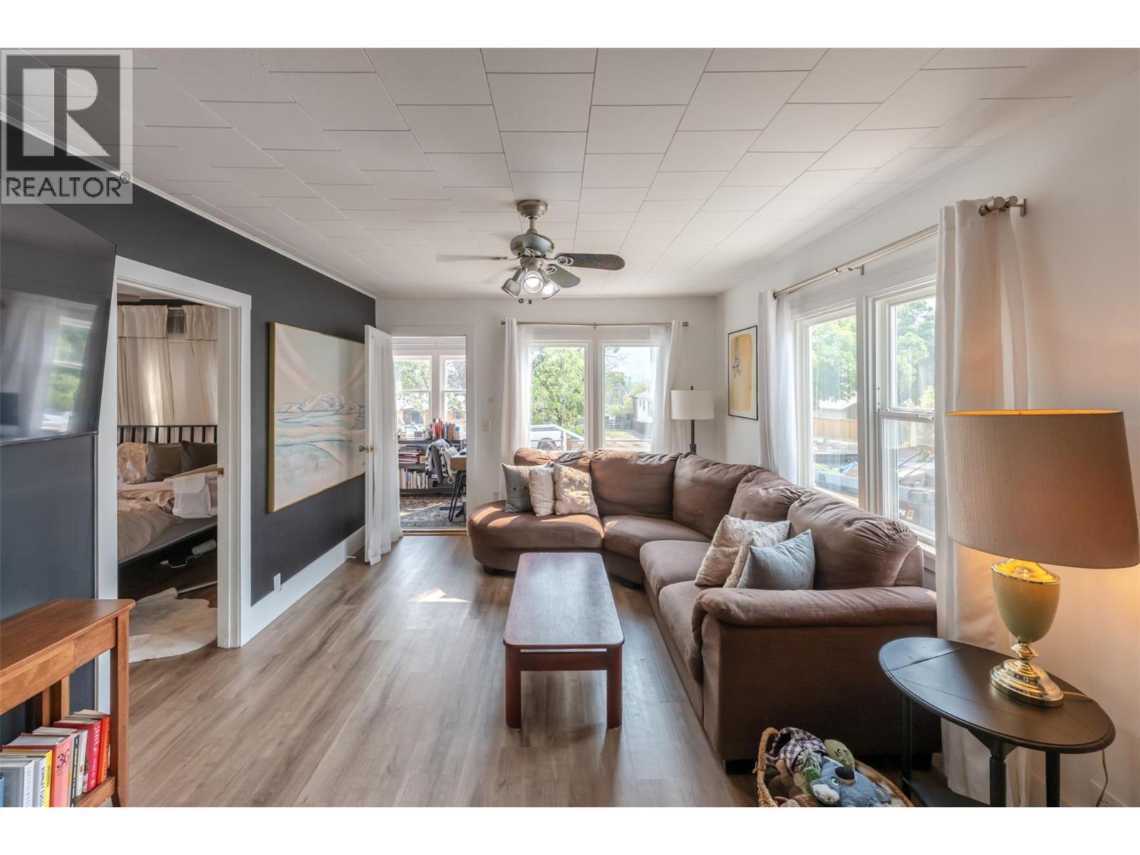 6454 KOOTENAY Street - 2