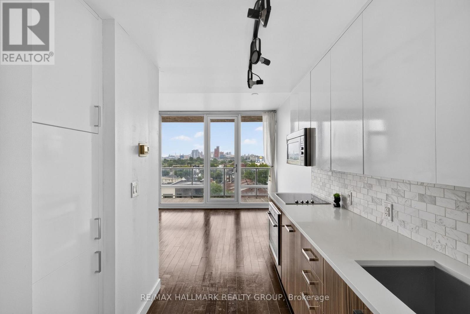#807 201 PARKDALE AVENUE - Image 17