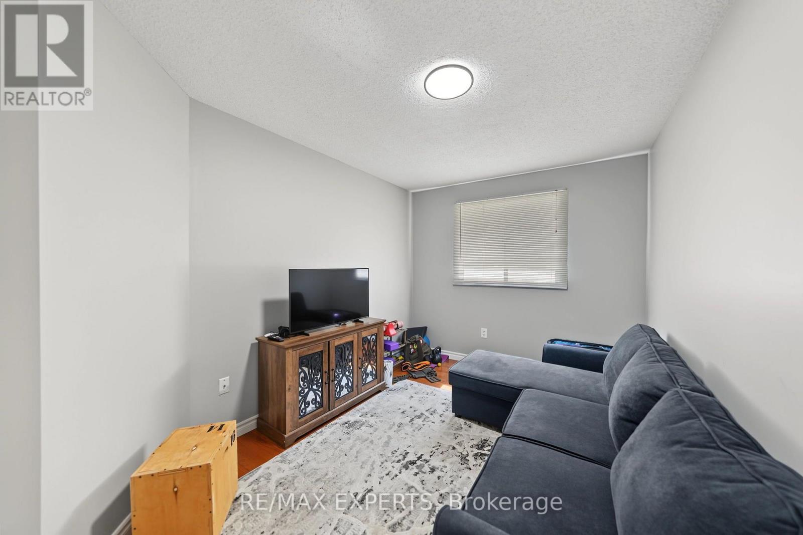17 MICHELLE DRIVE - 23