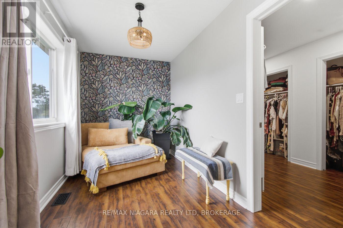 865 CANADA DRIVE - 35