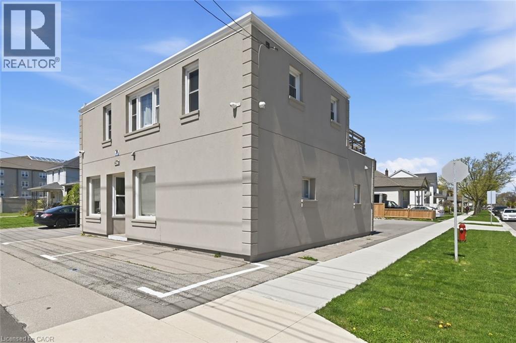 256 LINCOLN photo 4