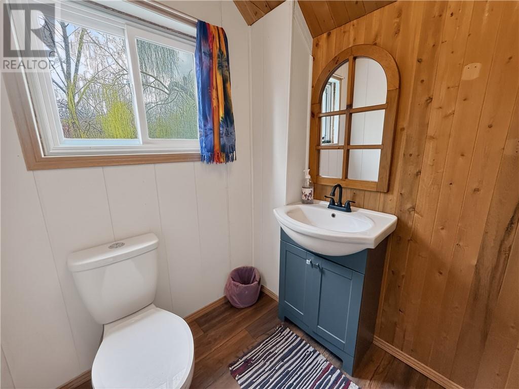 1 Phipps Street - Image 32