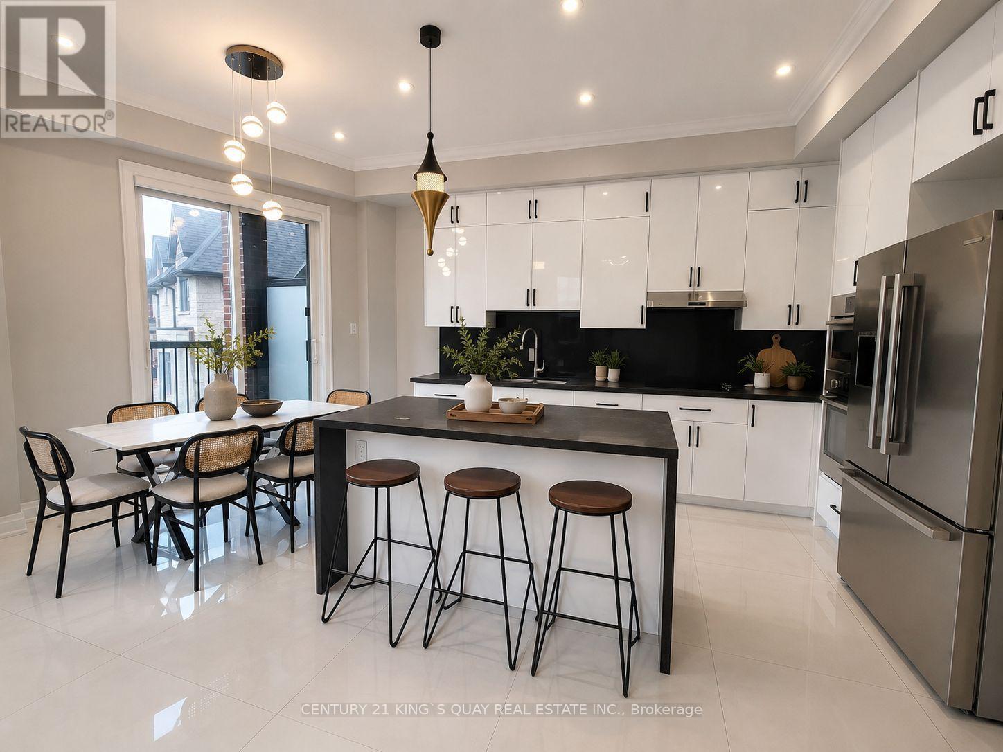 323 Sutherland Drive, Toronto (Leaside), Ontario, M4G1J7, Toronto (Leaside), Ontario — photo 5 of 5