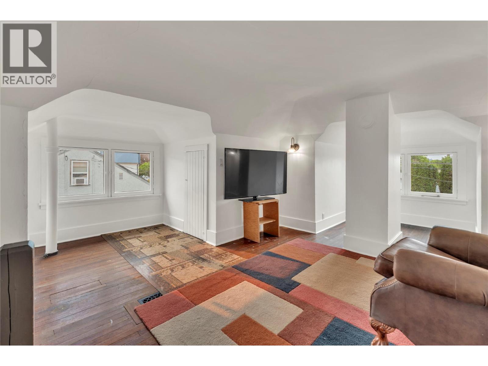 10511 Elliott Street, Summerland