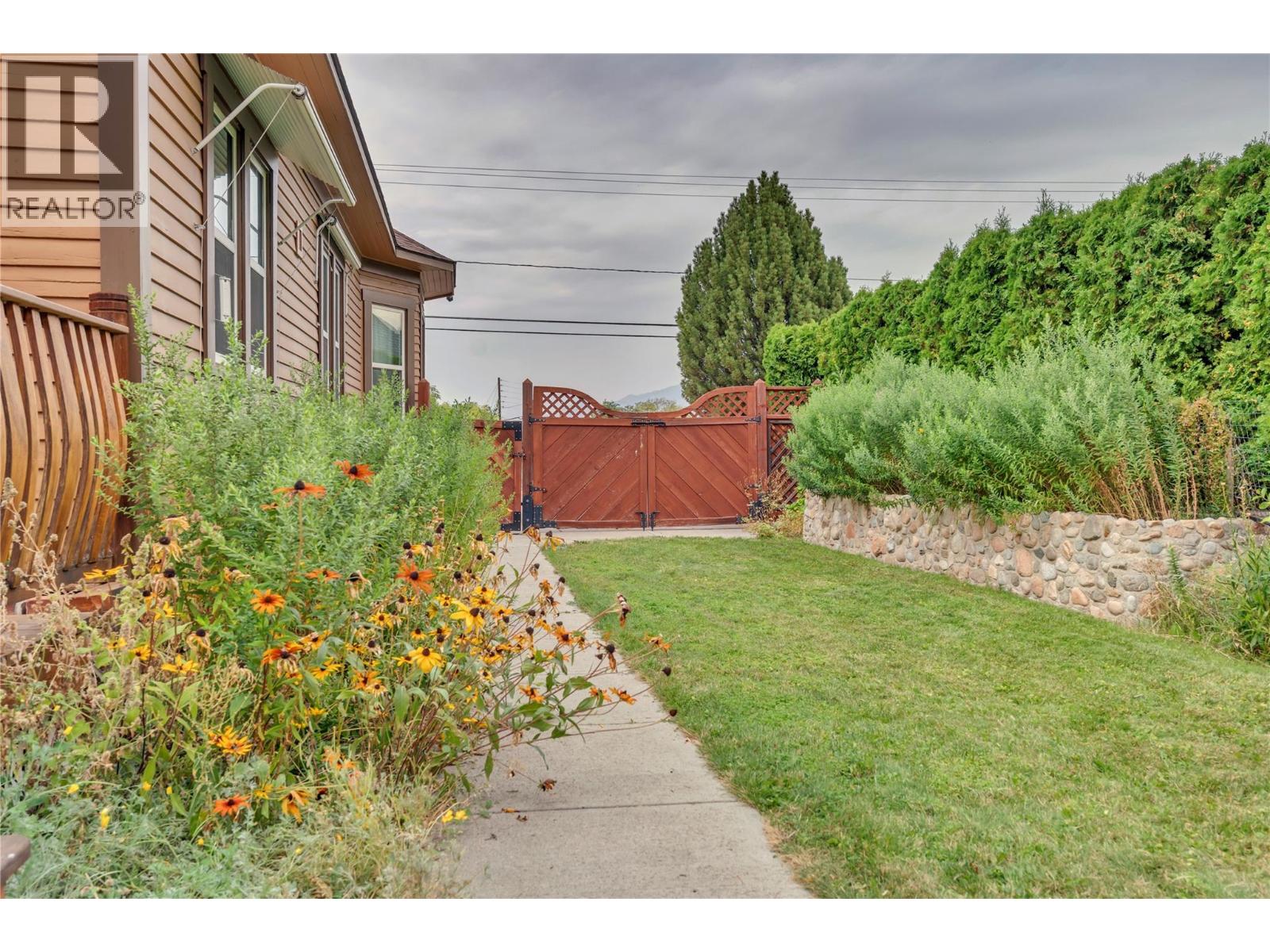10511 Elliott Street, Summerland