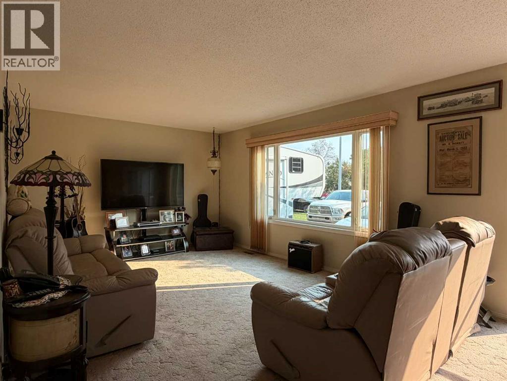 607 6 Avenue - Image 12