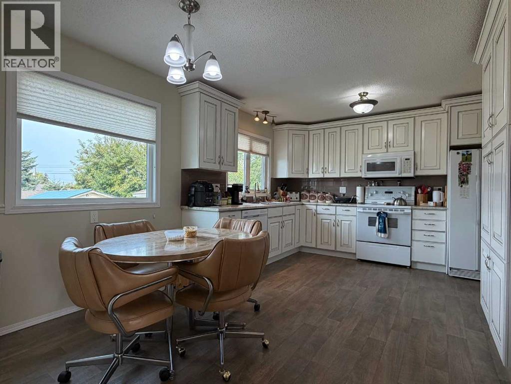 607 6 Avenue - 2