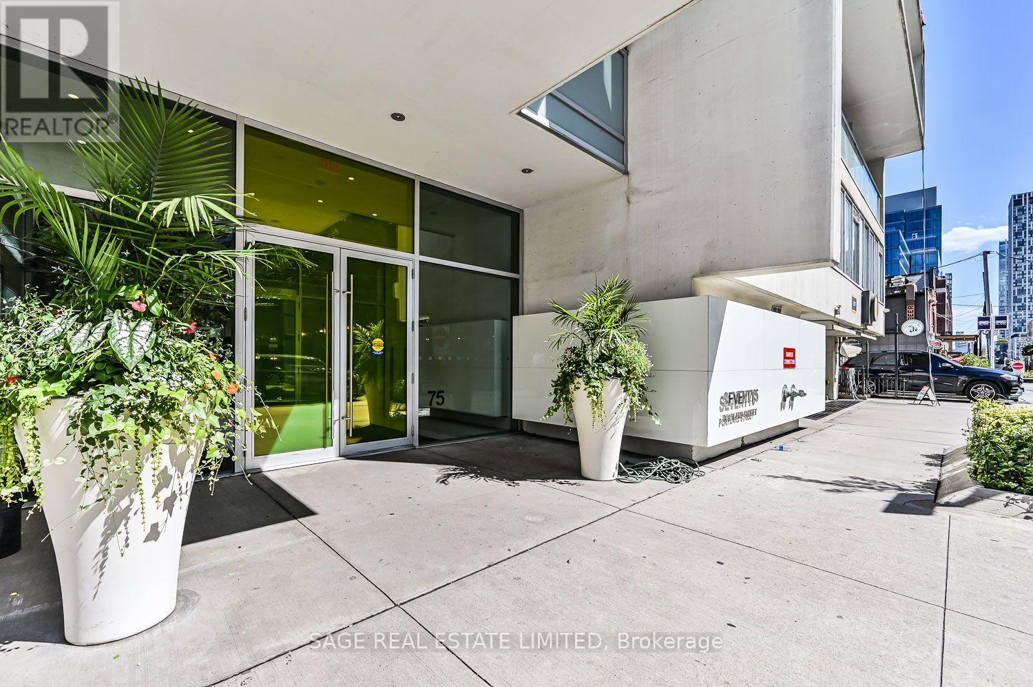 #215 75 PORTLAND STREET - 2