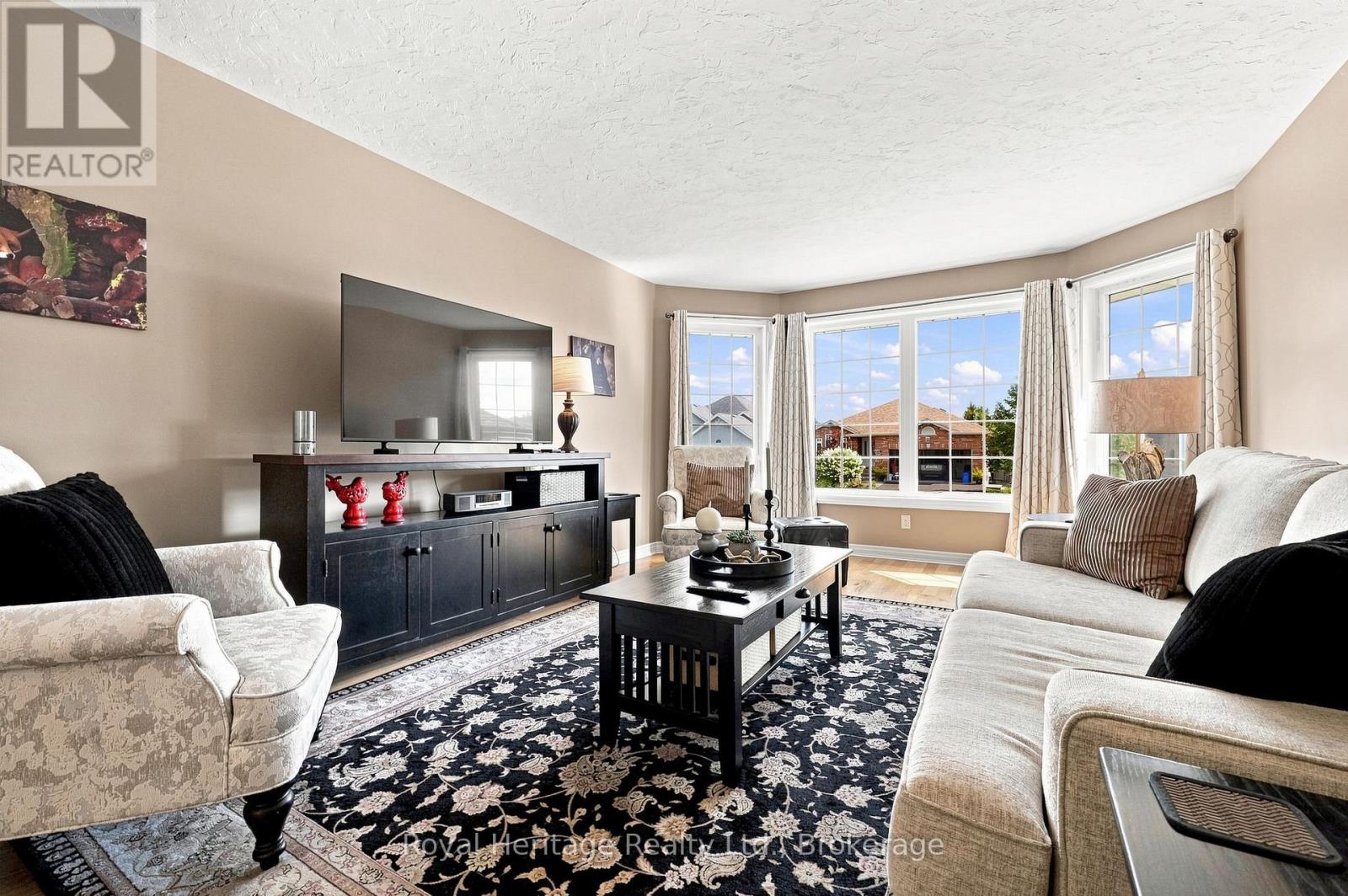 10 FOX DEN DRIVE - Image 4
