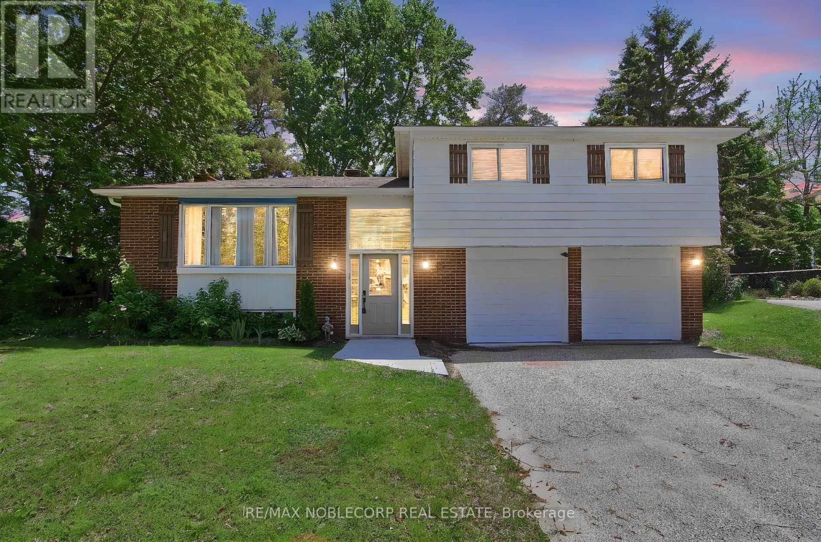 17 LARKDALE CRESCENT - 2