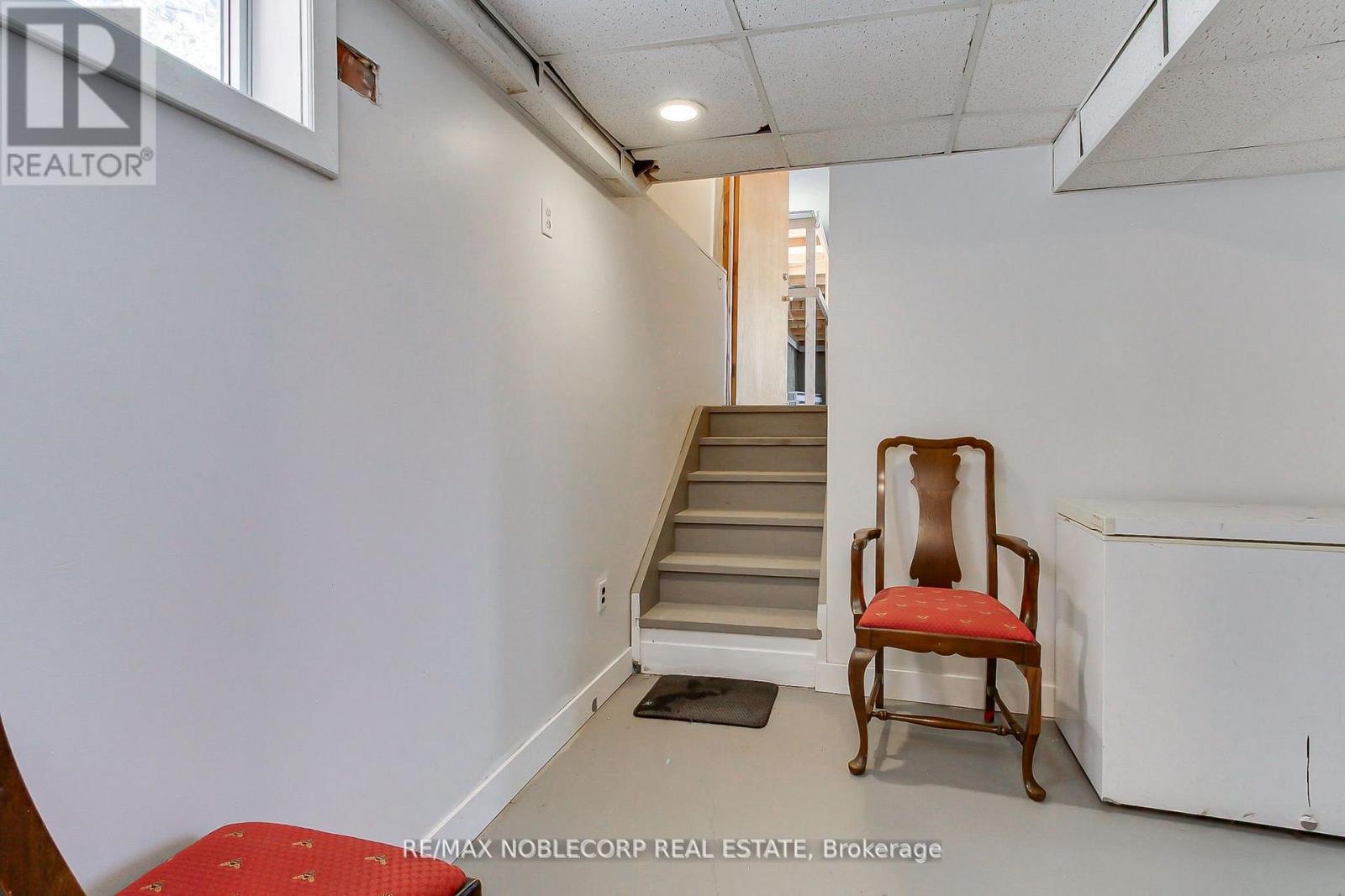 17 LARKDALE CRESCENT - Image 35