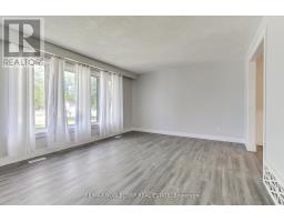 17 Larkdale Crescent, Essa, ON L0M1B0 Photo 10