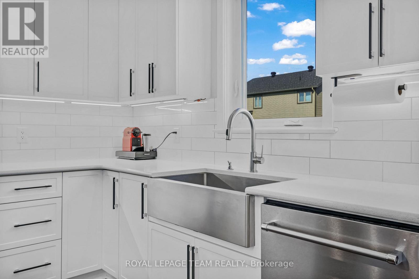 494 CENTRAL PARK BOULEVARD - Image 14