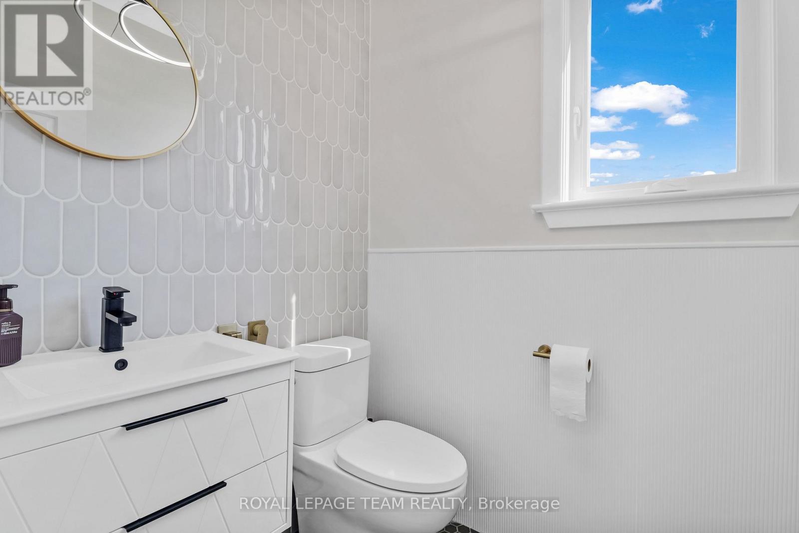 494 CENTRAL PARK BOULEVARD - Image 17