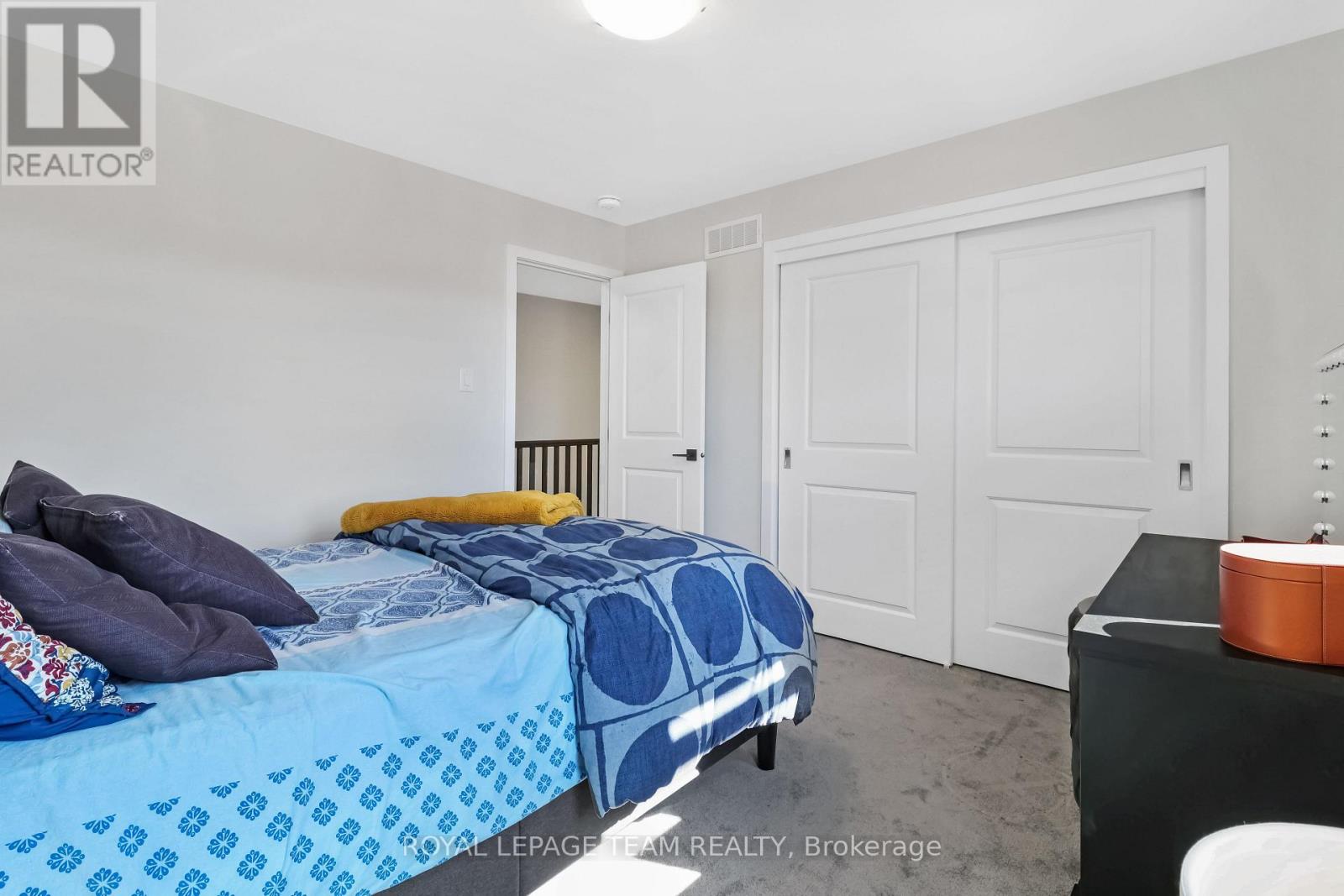 494 CENTRAL PARK BOULEVARD - Image 24