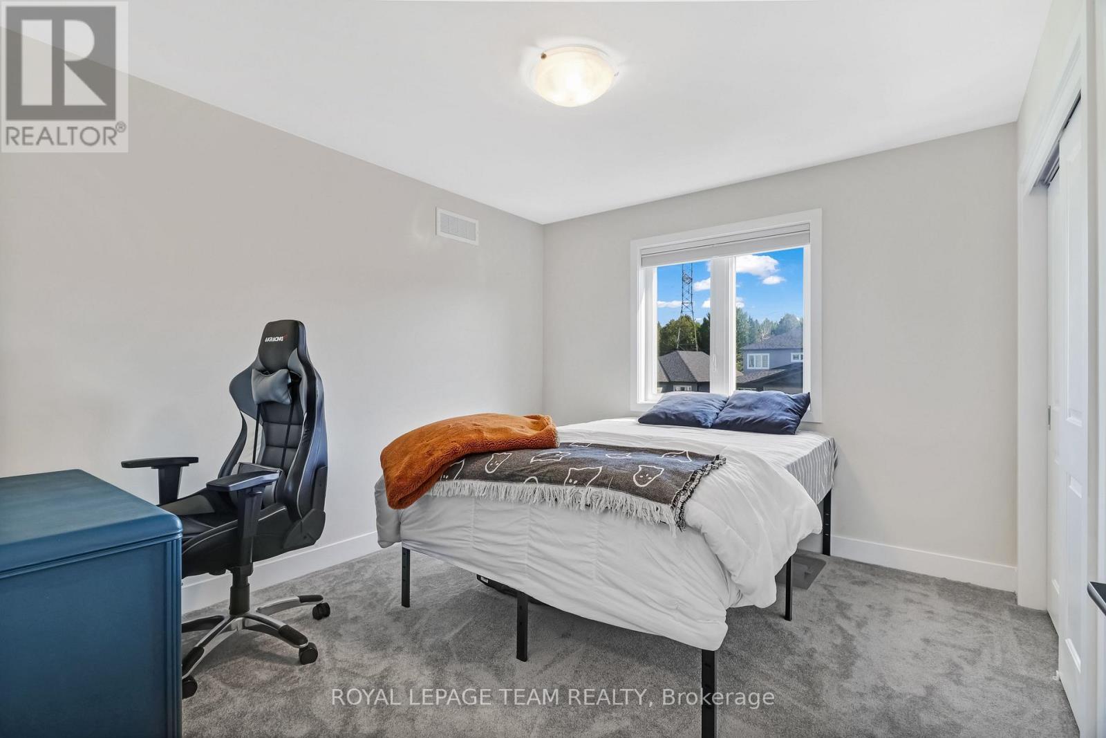 494 CENTRAL PARK BOULEVARD - Image 25