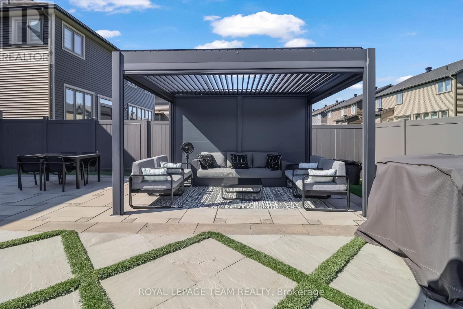 494 CENTRAL PARK BOULEVARD - Image 37