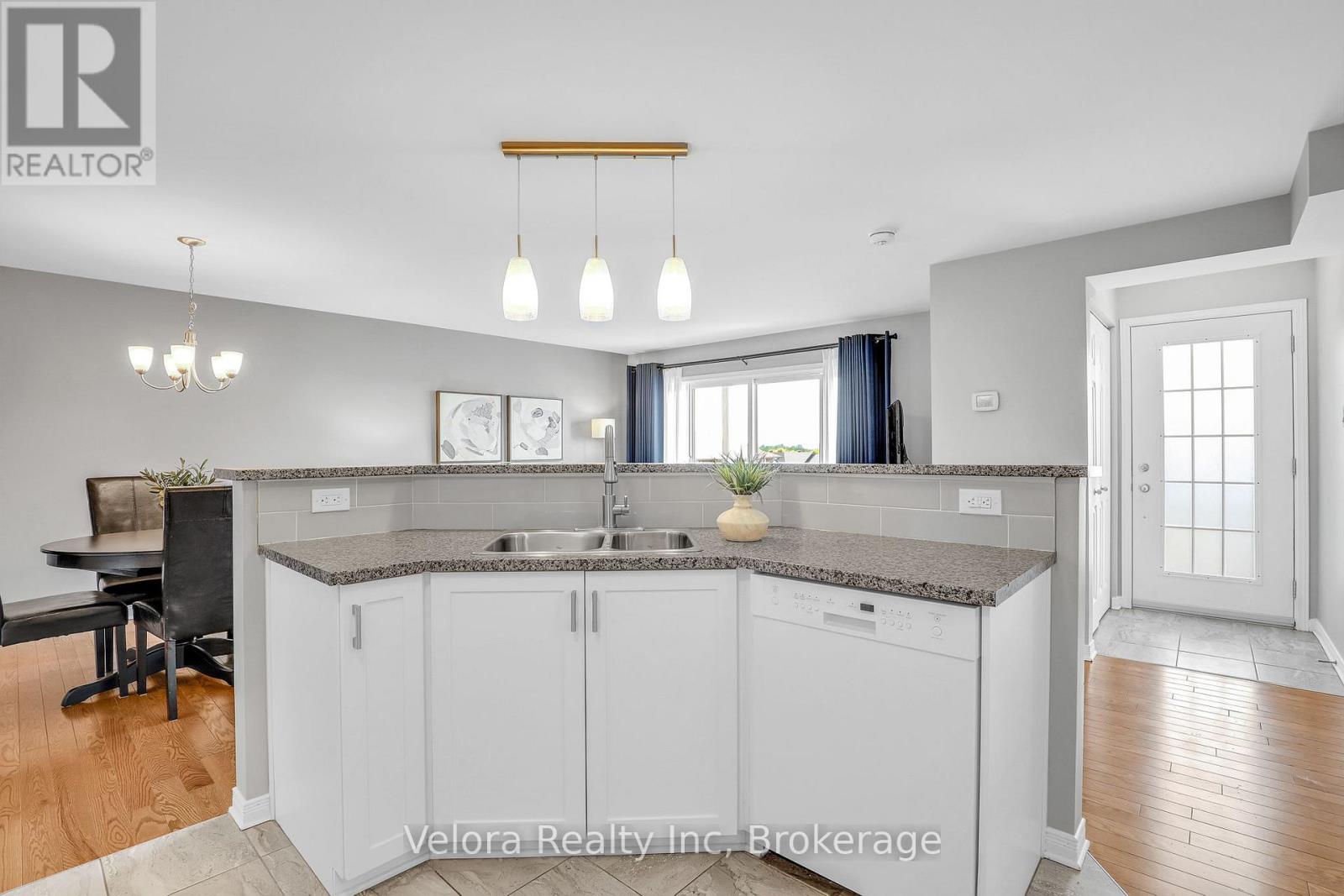 #209 3275 SAINT JOSEPH BOULEVARD - 12