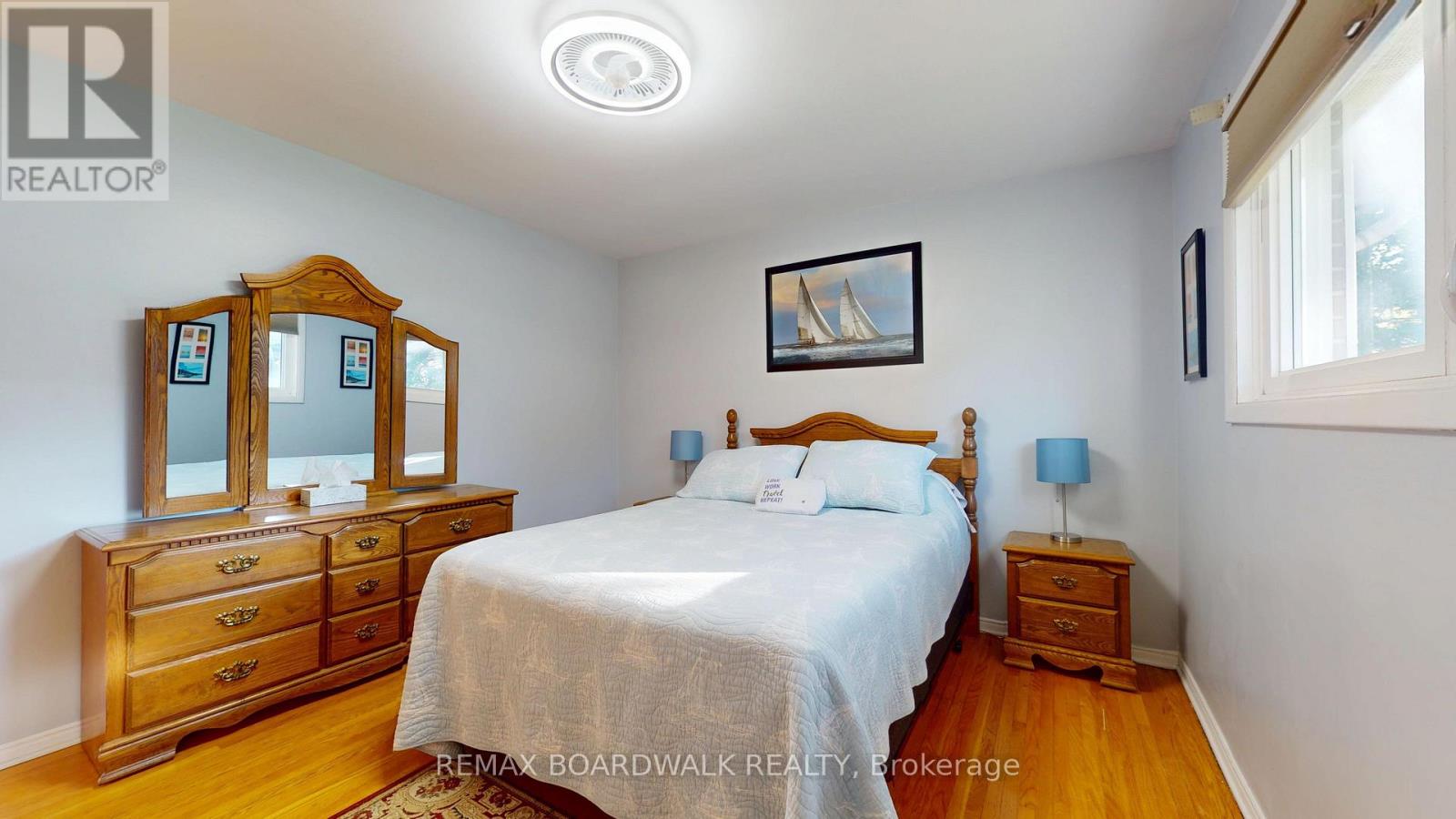 125 FRONT AVENUE W - Image 18