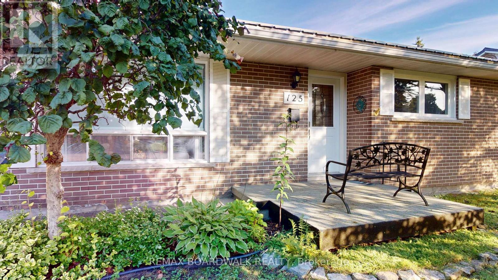 125 FRONT AVENUE W - Image 35