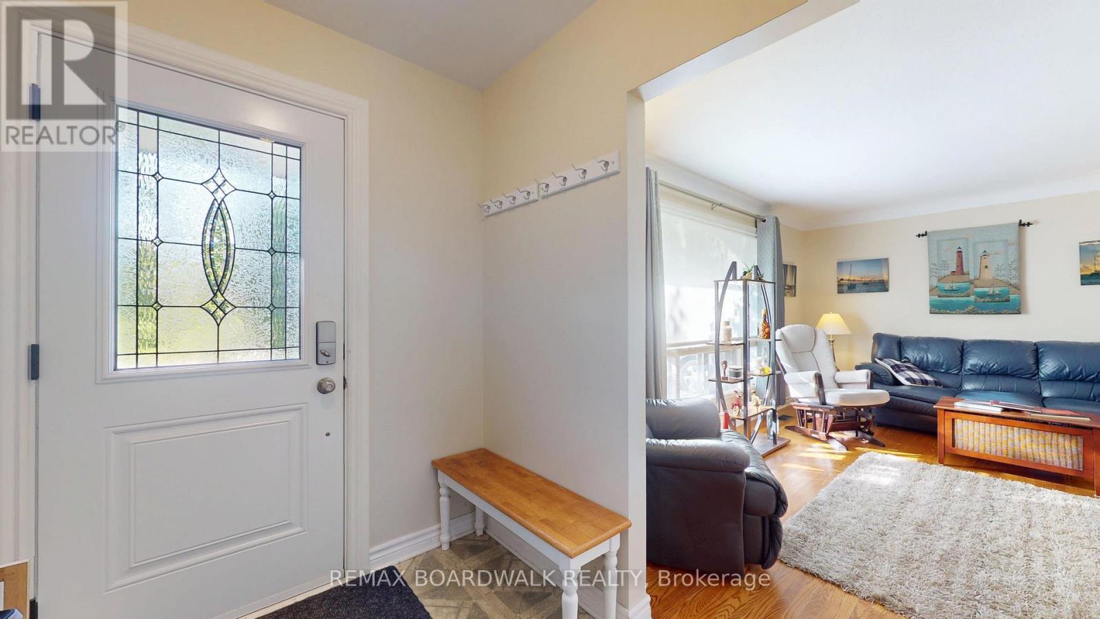 125 FRONT AVENUE W - Image 4