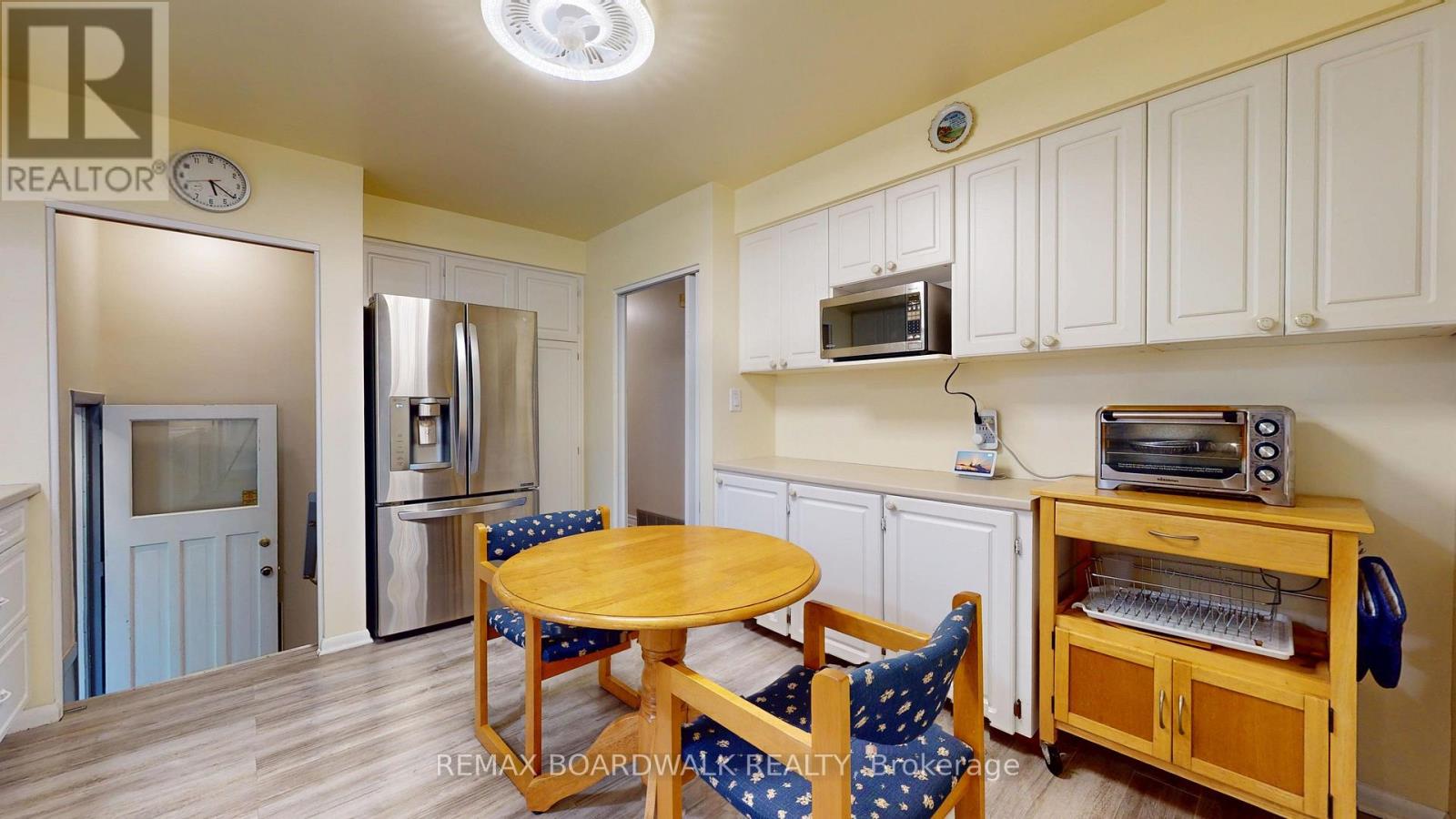 125 FRONT AVENUE W - Image 9