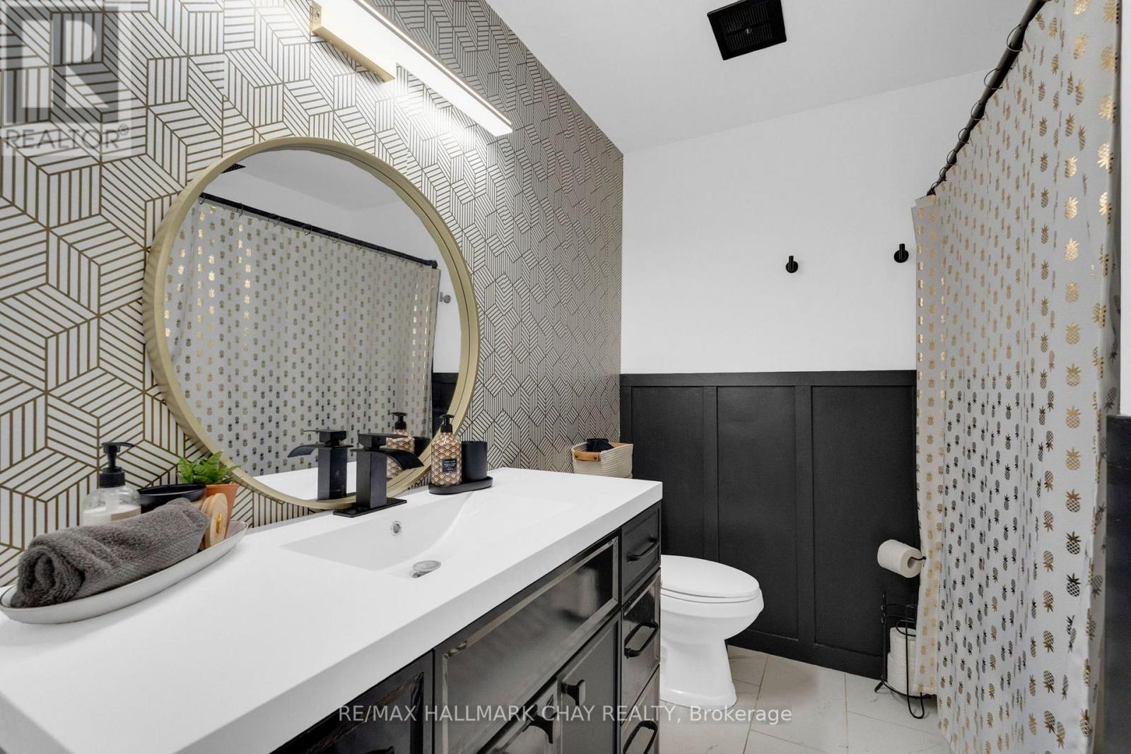 109 DAPHNE CRESCENT - 21