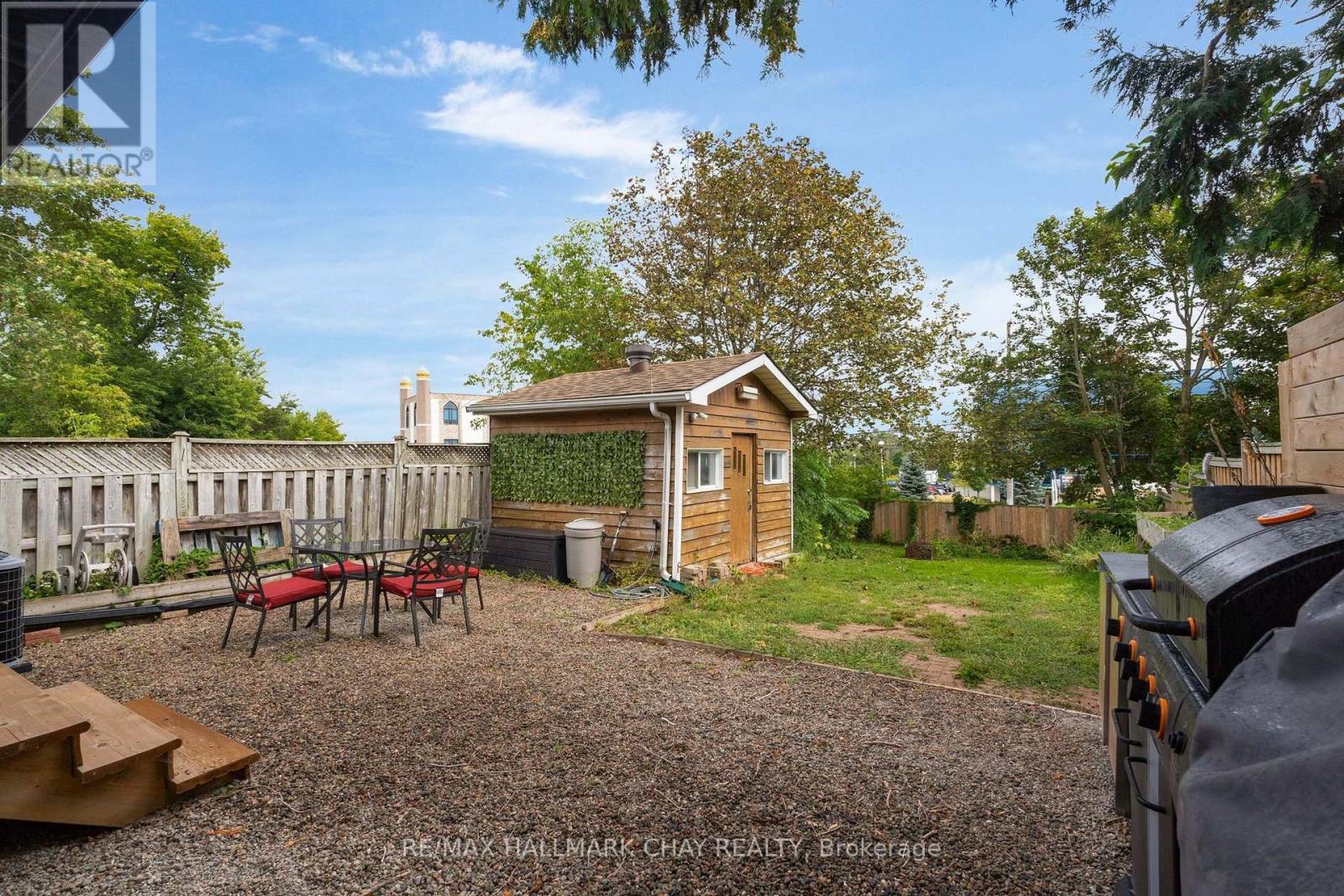 109 DAPHNE CRESCENT - 28
