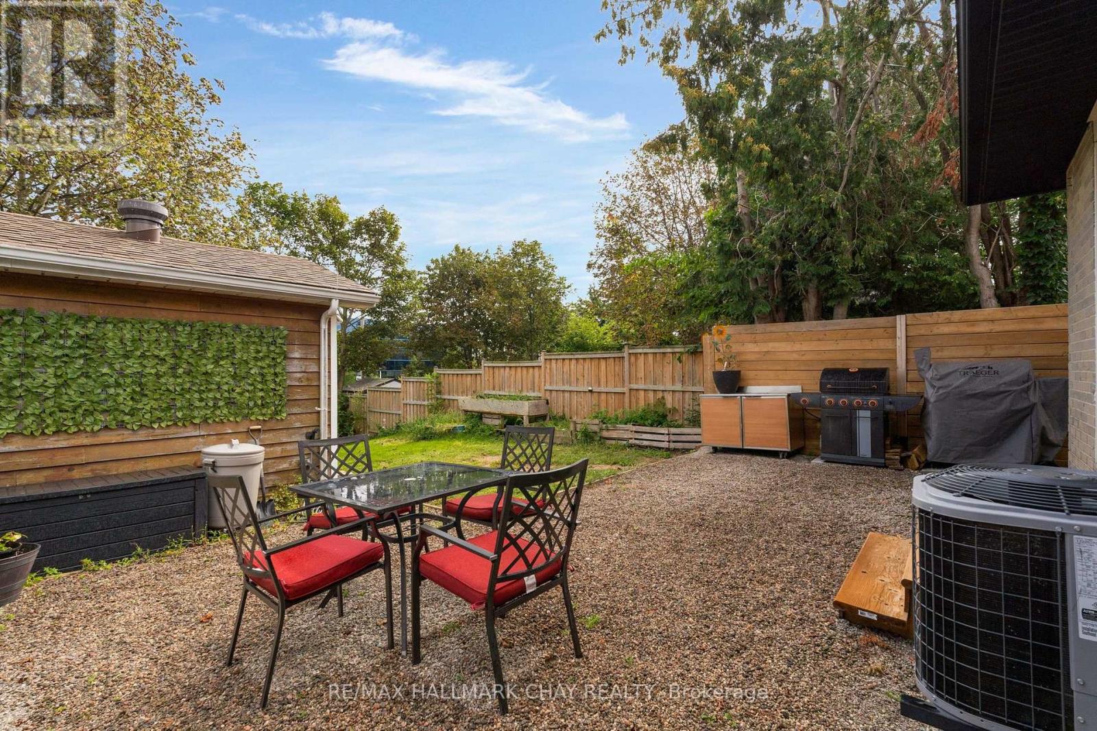 109 DAPHNE CRESCENT - 29