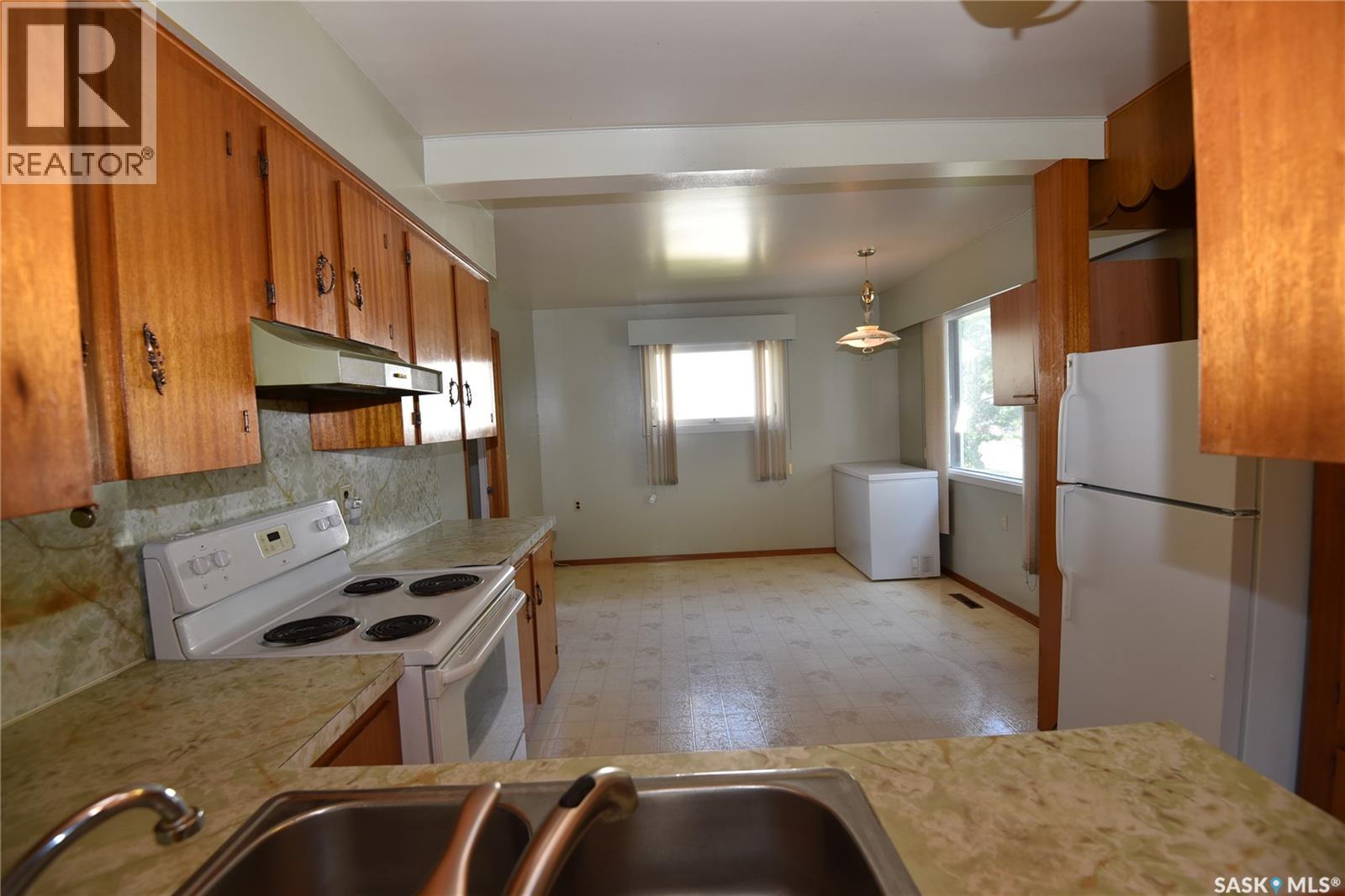220 5th STREET W - Image 10
