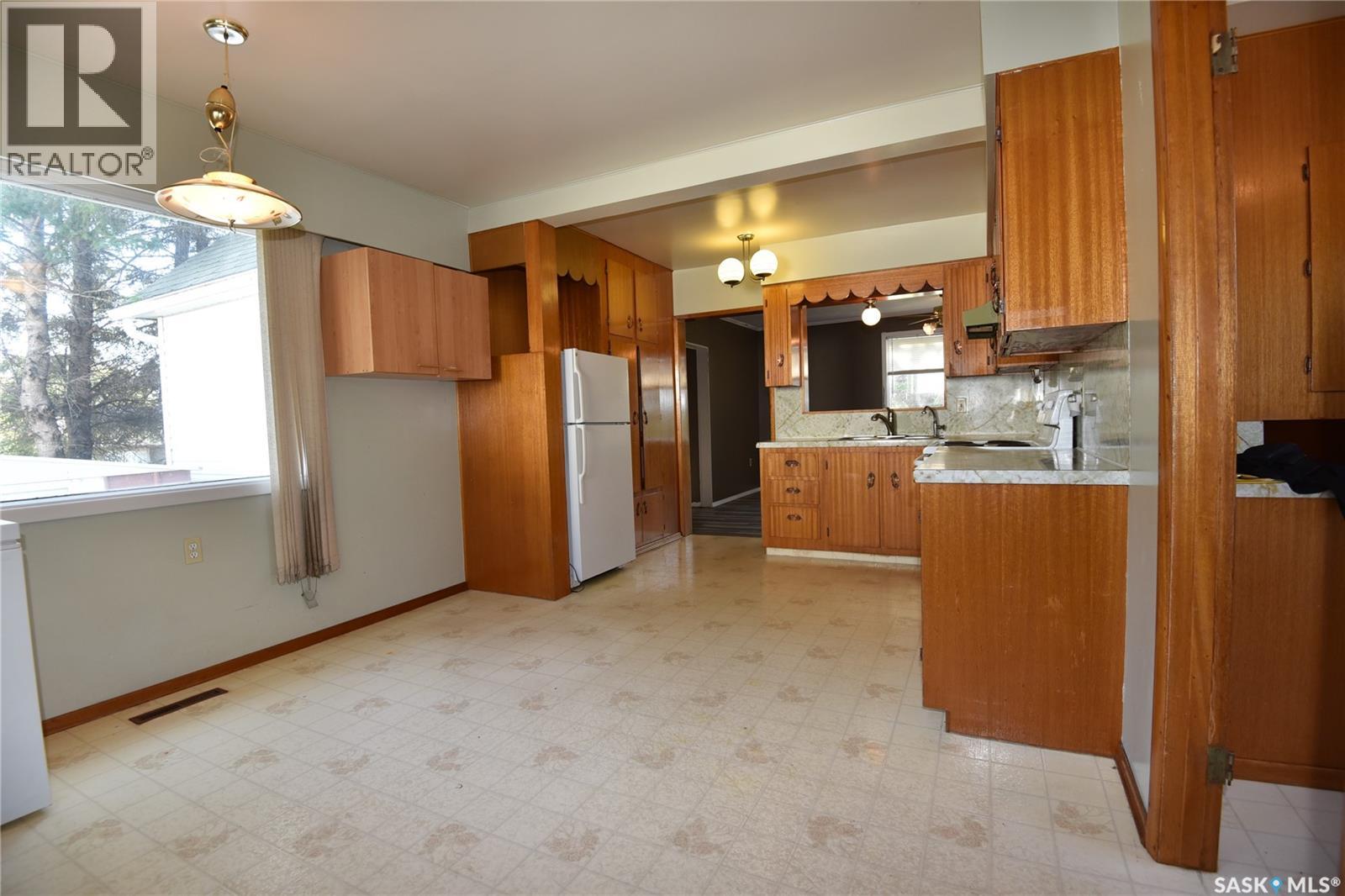 220 5th STREET W - Image 6